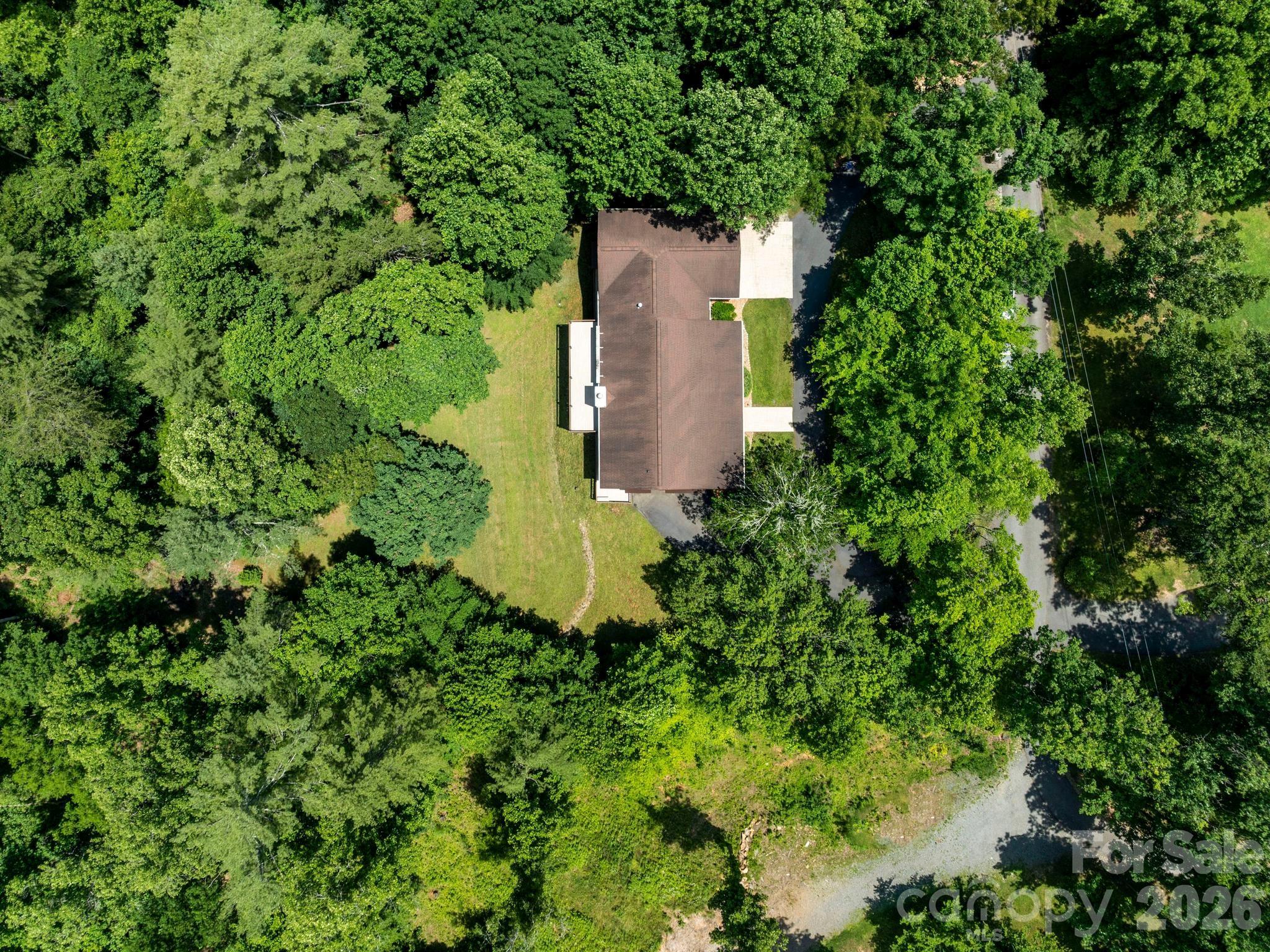 11 Robin Lane — Weaverville