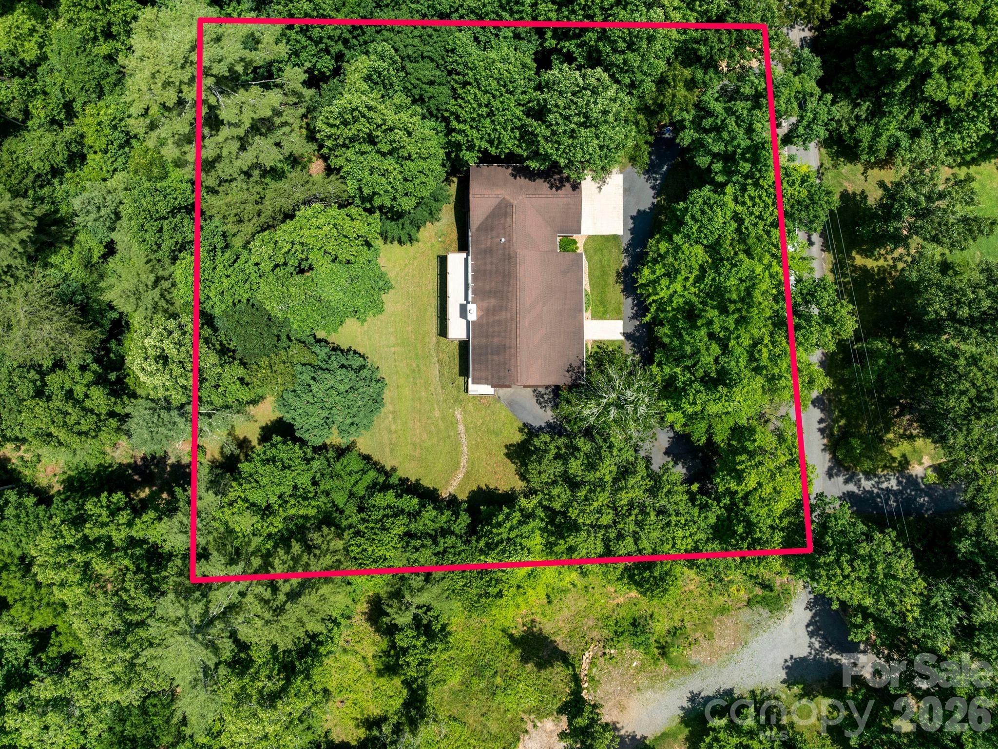 11 Robin Lane — Weaverville