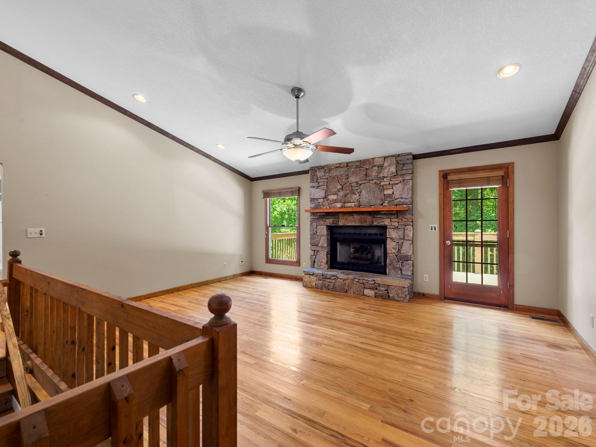 11 Robin Lane — Weaverville