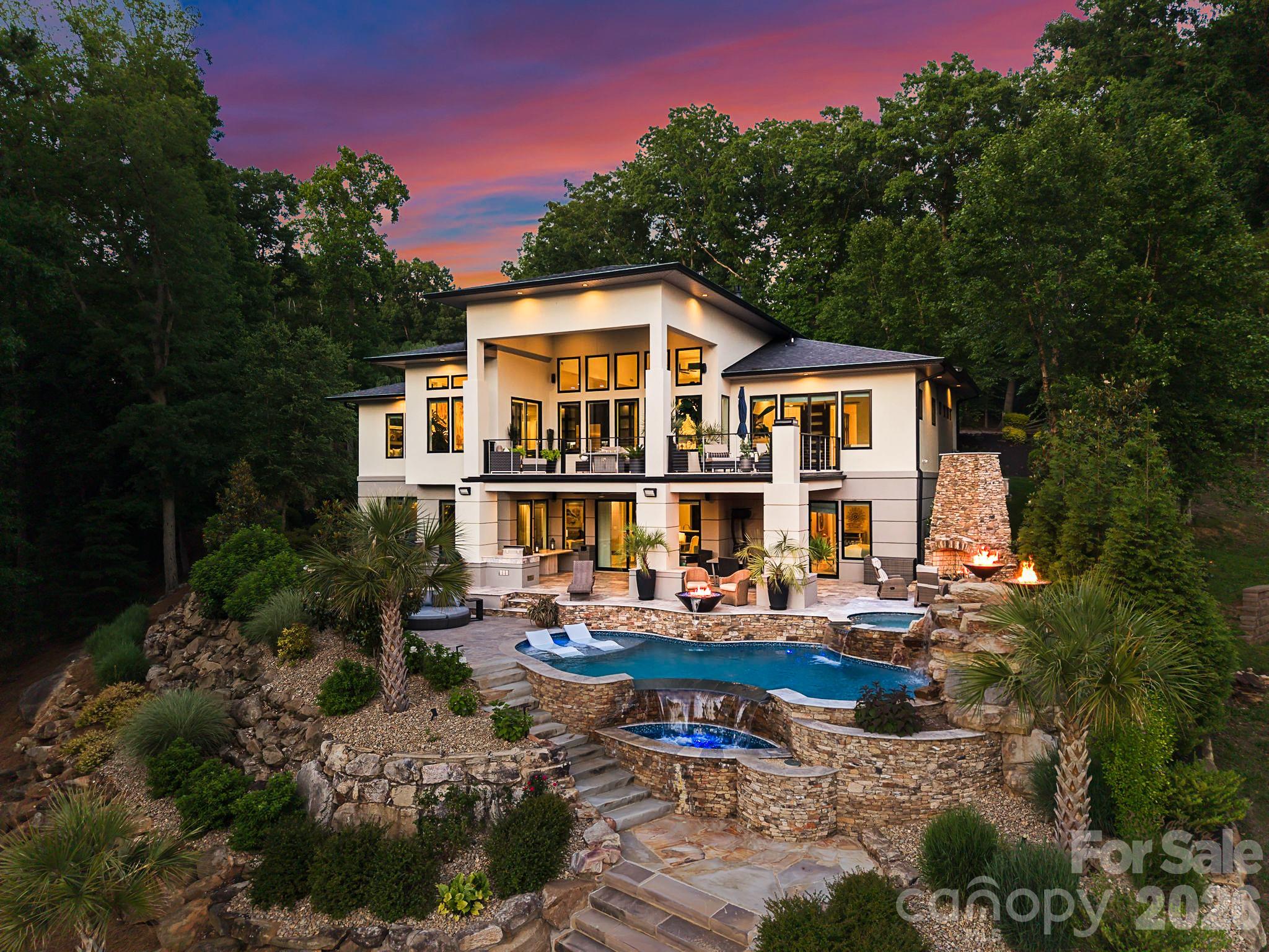 106 Norcross Lane — Mooresville
