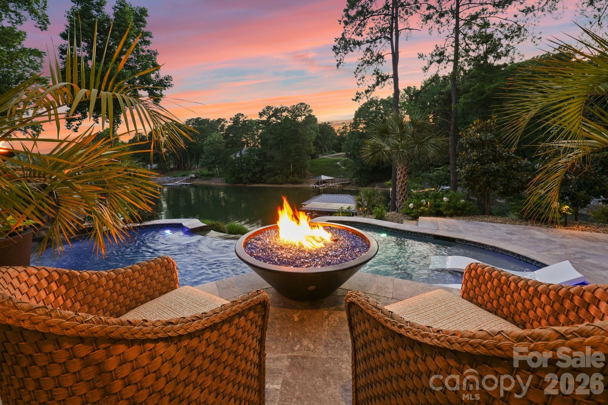 106 Norcross Lane — Mooresville