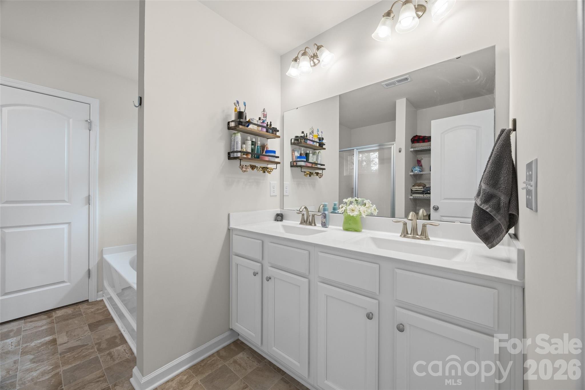 2225 Sussex Road — York