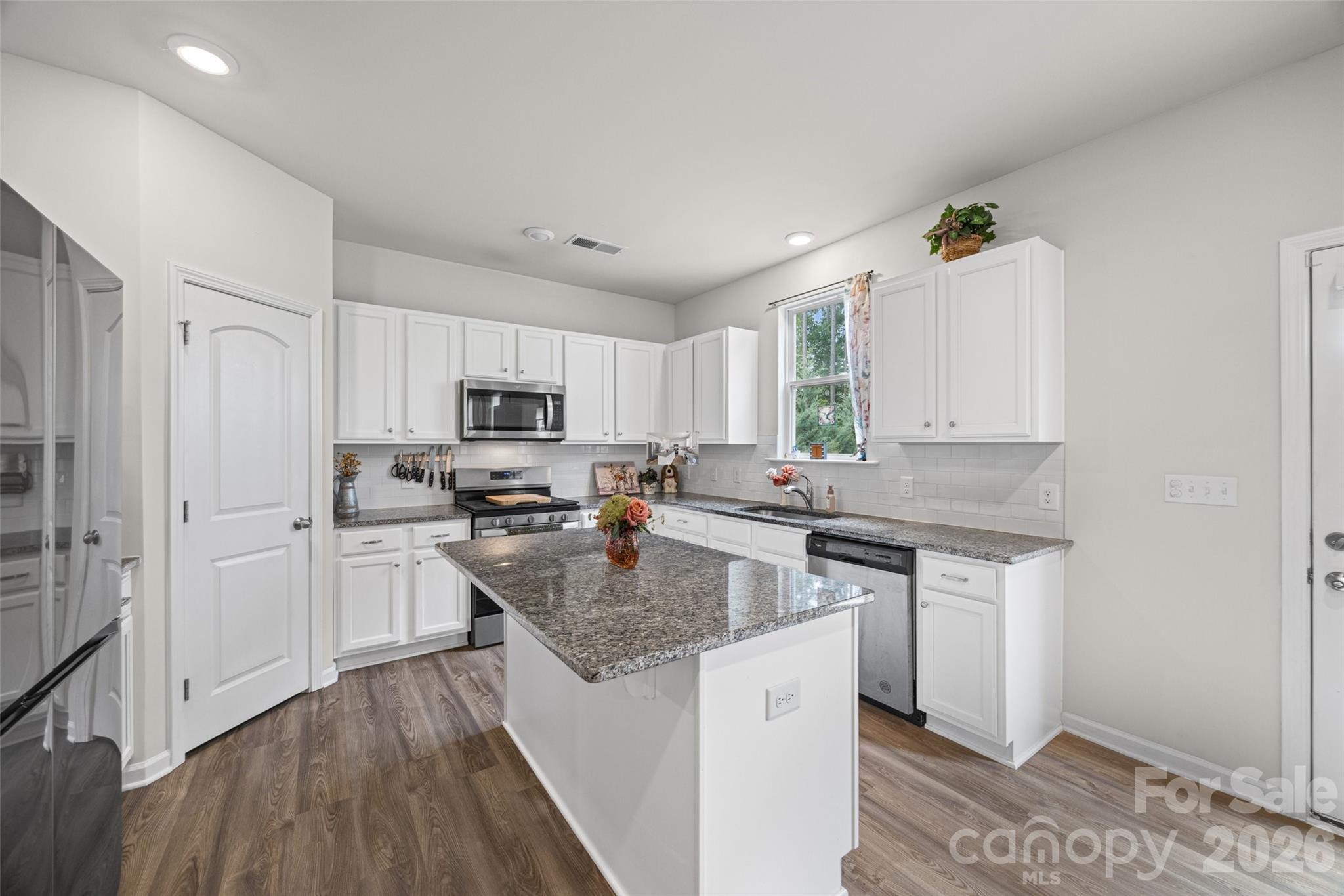 2225 Sussex Road — York