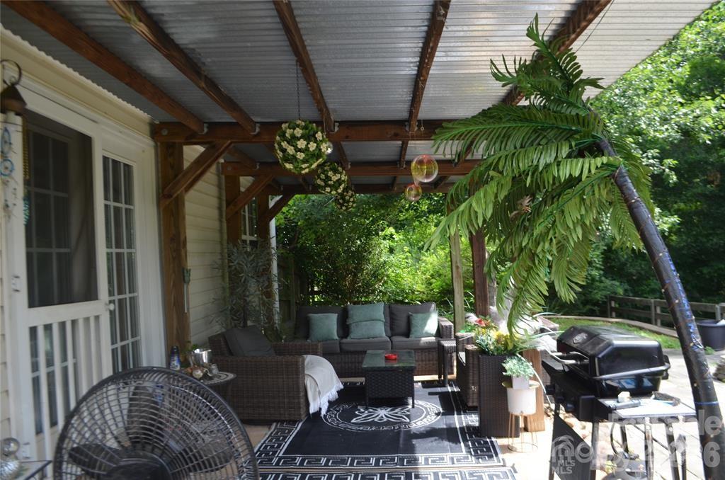 3136 Blueberry Drive — Monroe