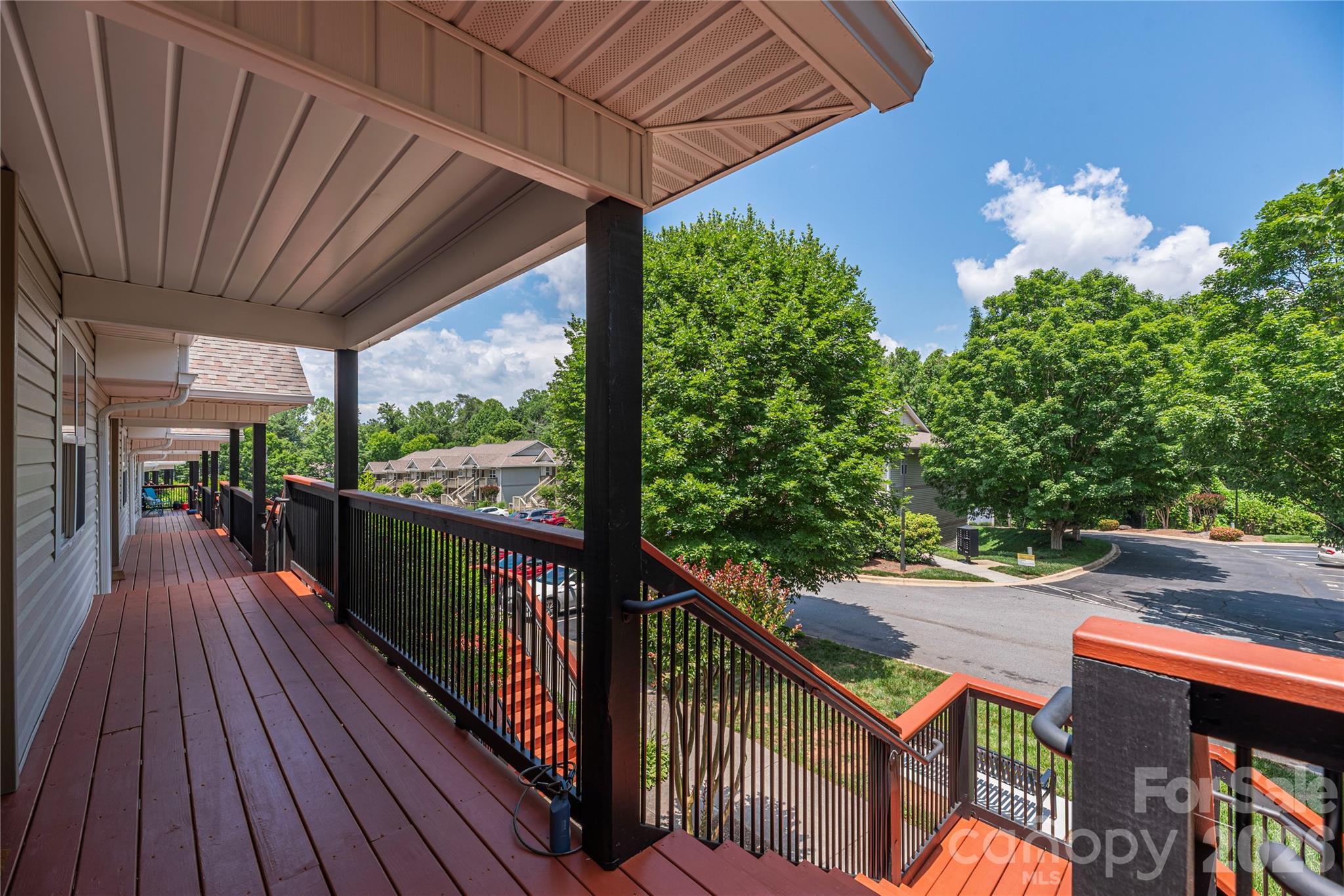 409 Carlyle Way — Asheville