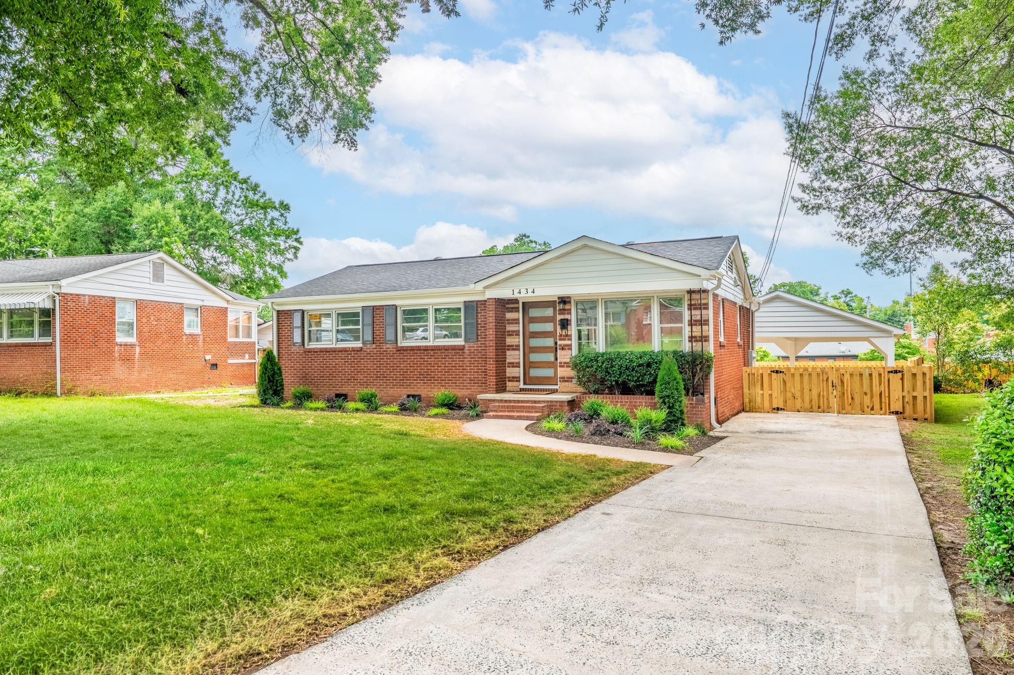 1434 Waddell Street — Charlotte