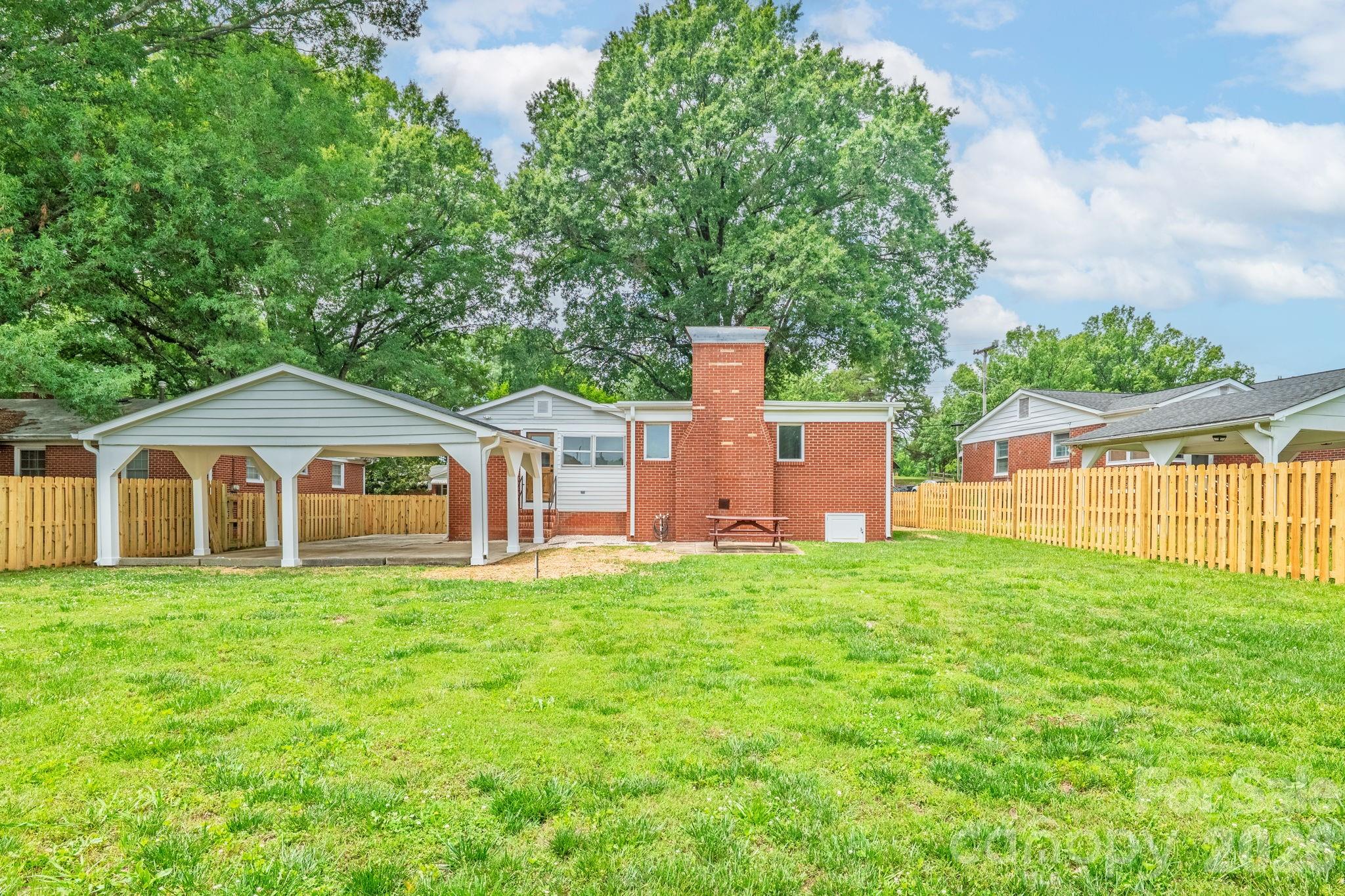 1434 Waddell Street — Charlotte