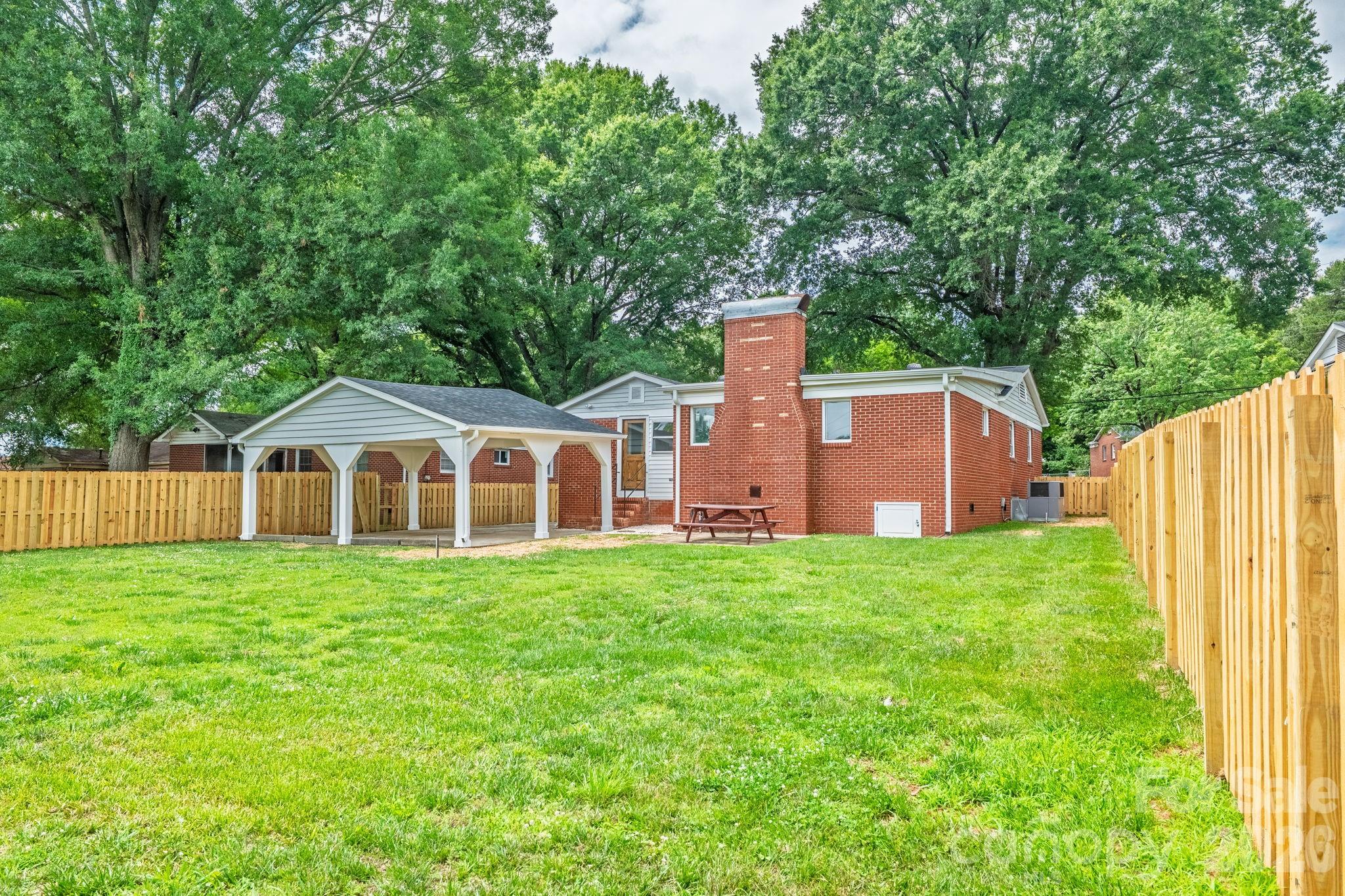 1434 Waddell Street — Charlotte