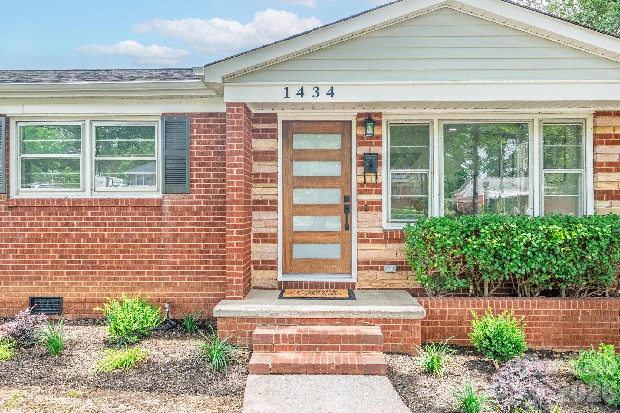1434 Waddell Street — Charlotte