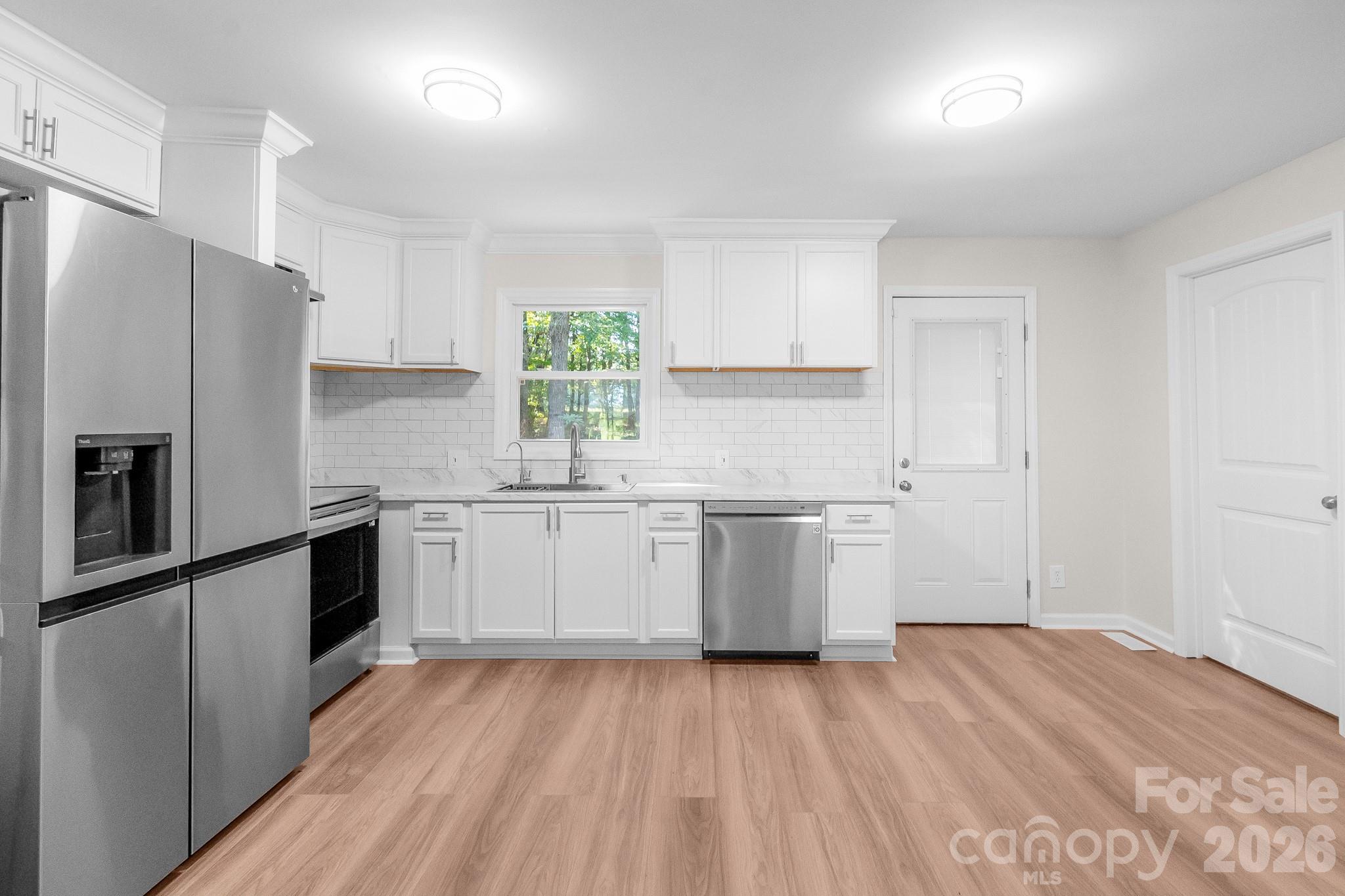 2177 Thornwell Road — Lancaster