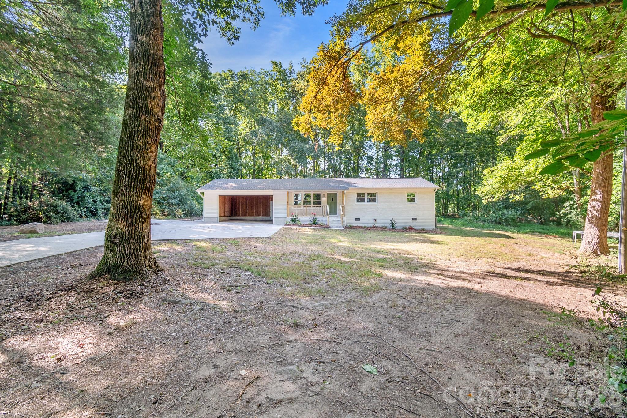 2177 Thornwell Road — Lancaster