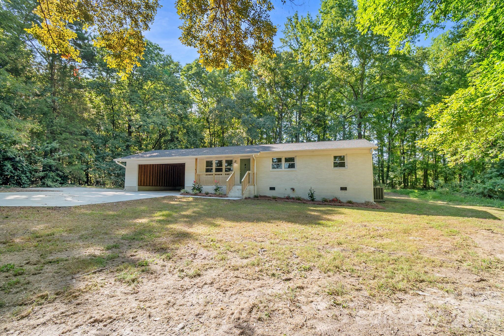 2177 Thornwell Road — Lancaster