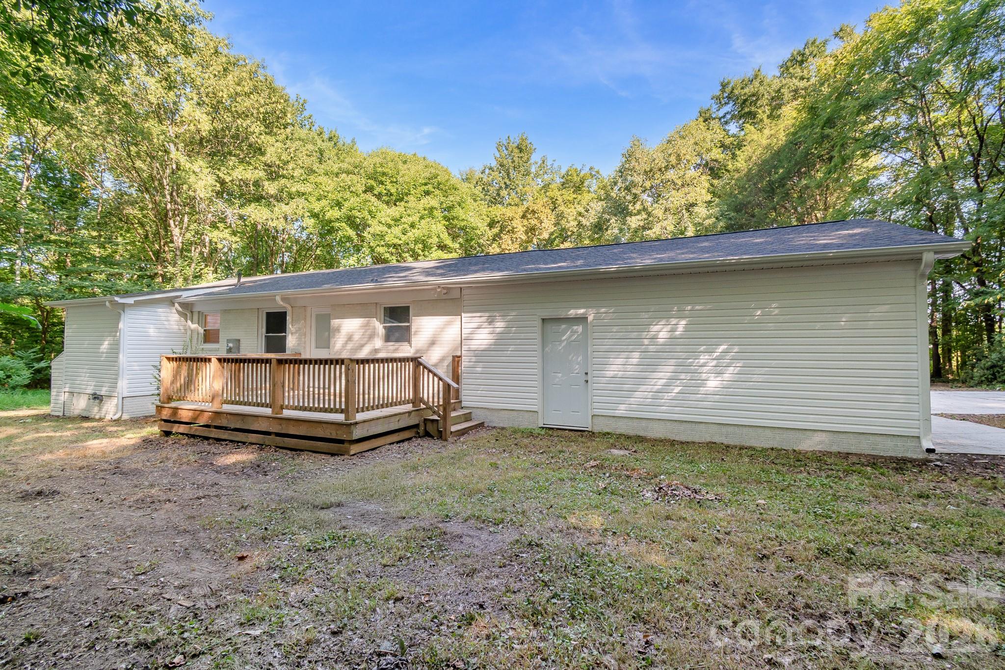 2177 Thornwell Road — Lancaster