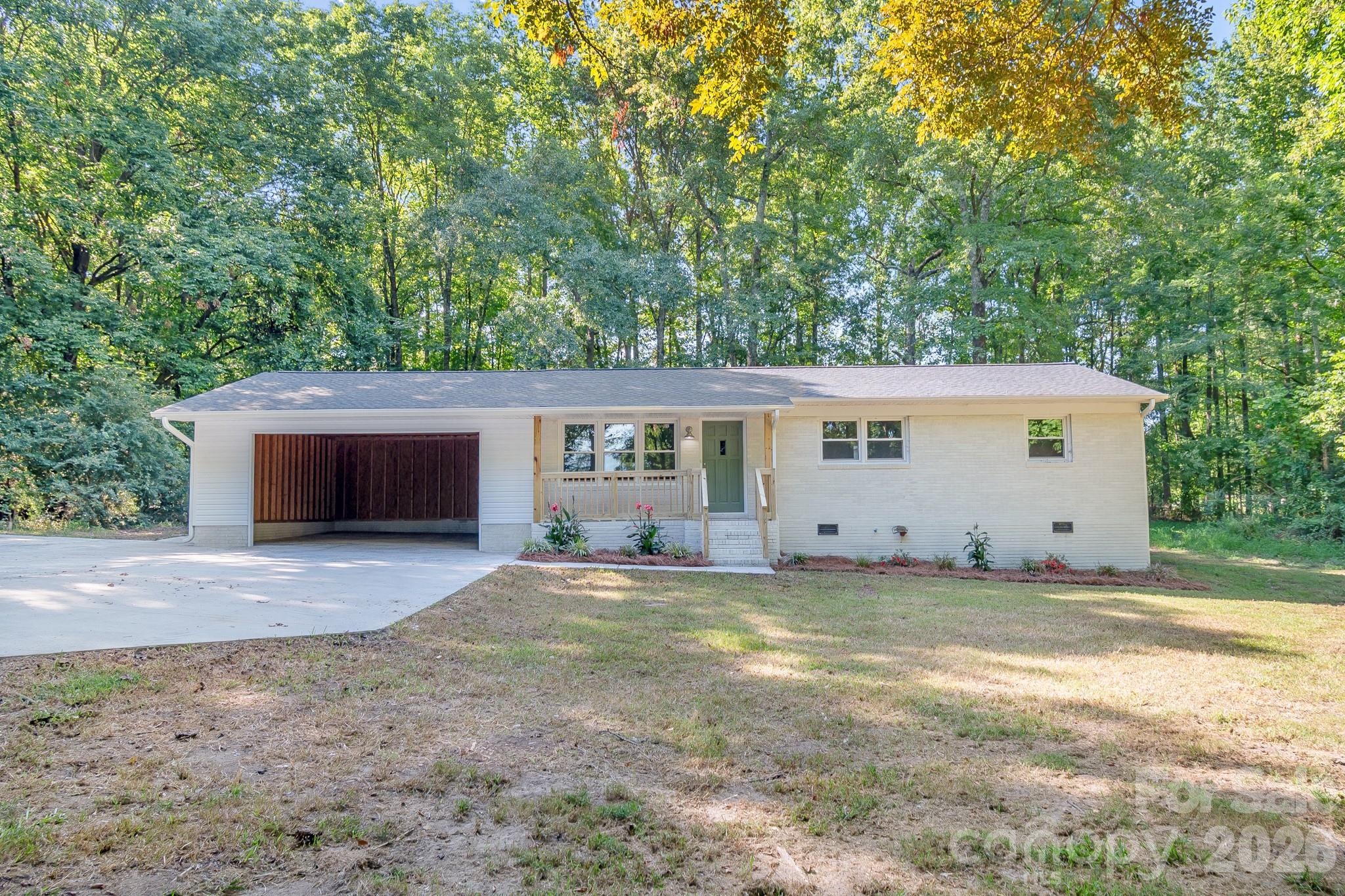 2177 Thornwell Road — Lancaster
