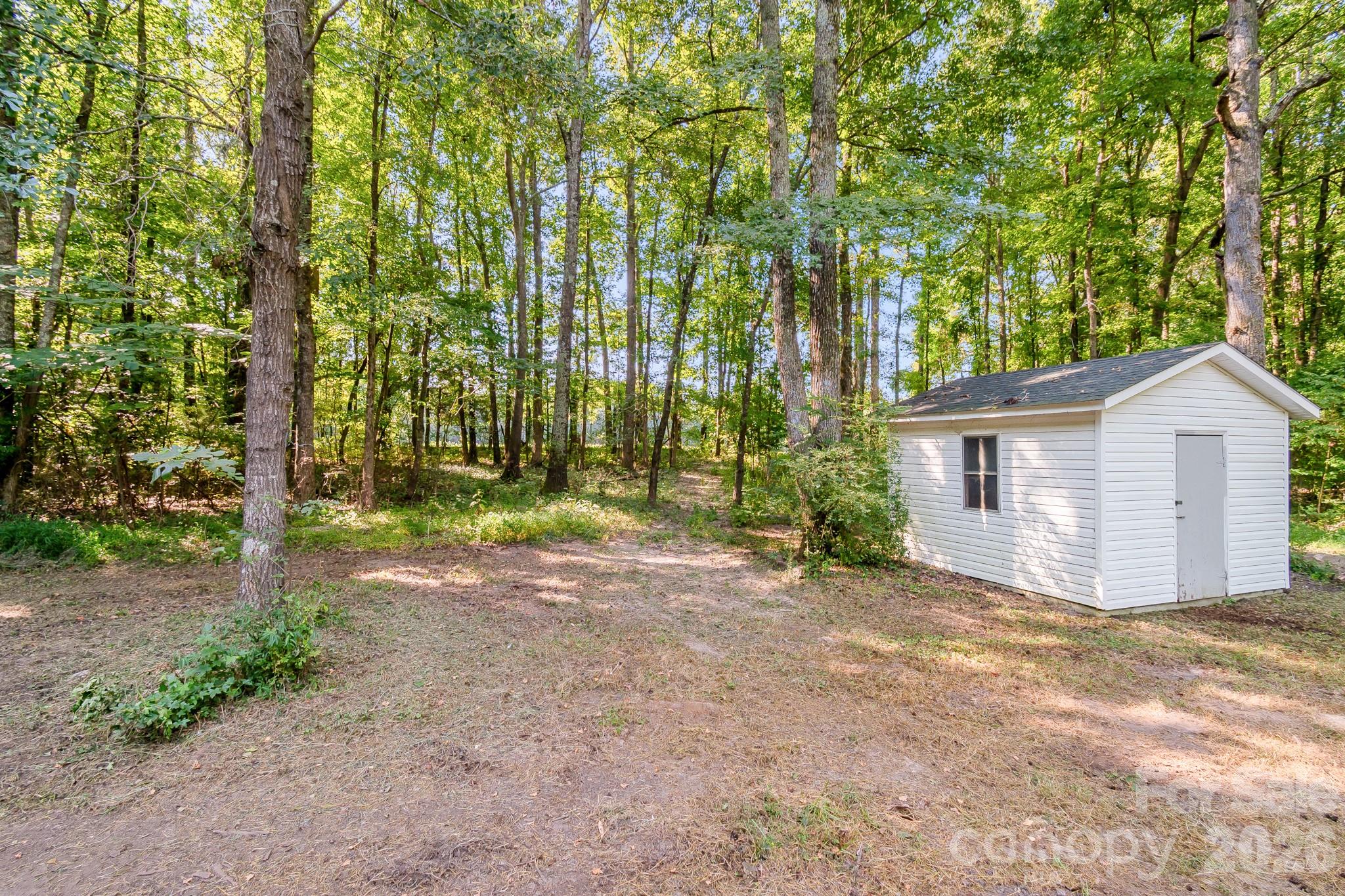 2177 Thornwell Road — Lancaster