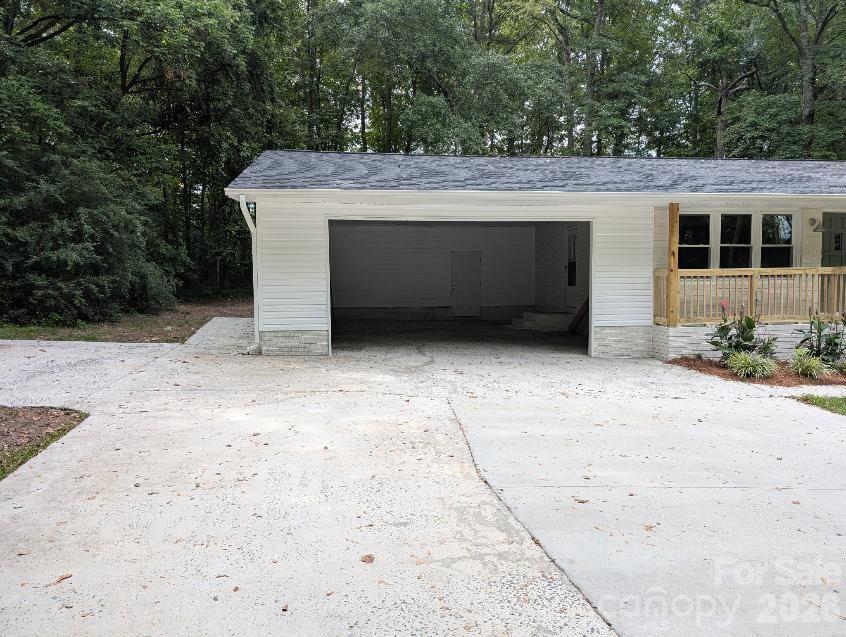 2177 Thornwell Road — Lancaster