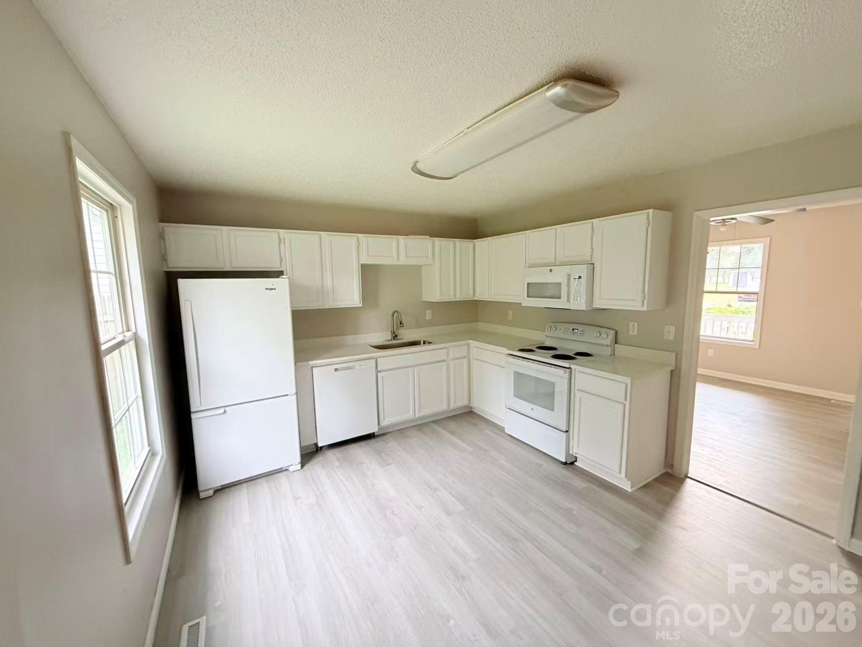 2200 Brookside Avenue — Kannapolis