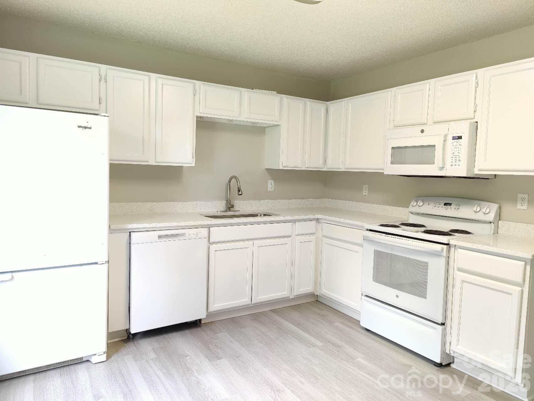 2200 Brookside Avenue — Kannapolis