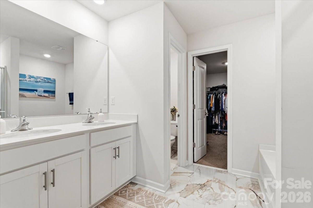 8022 Rowling Drive — Charlotte