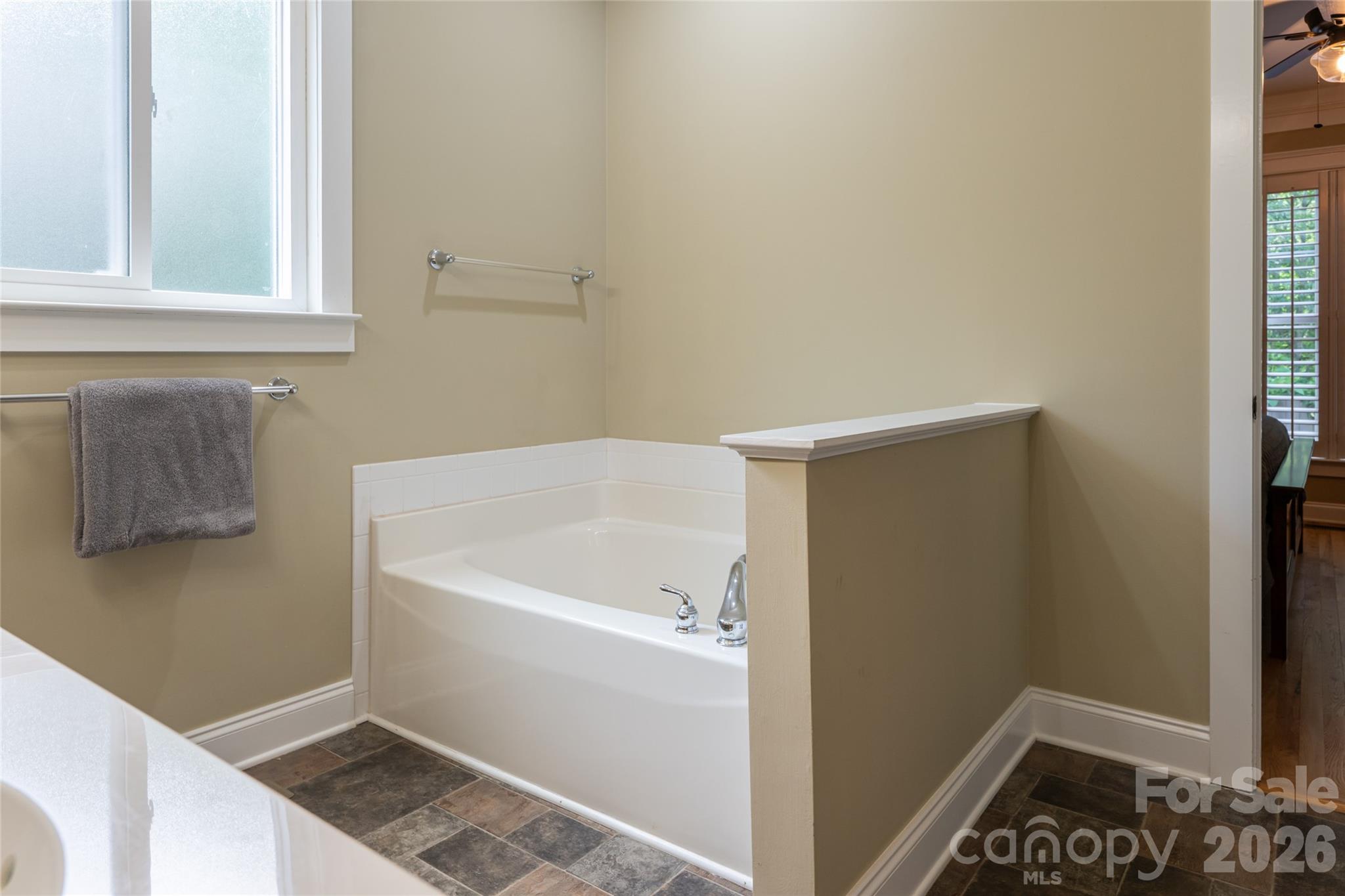 1328 Heathbrook Circle — Asheville