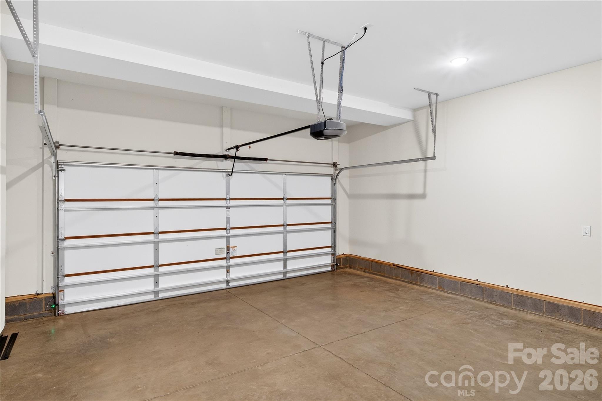 140 Meadowfall Lane — Troutman