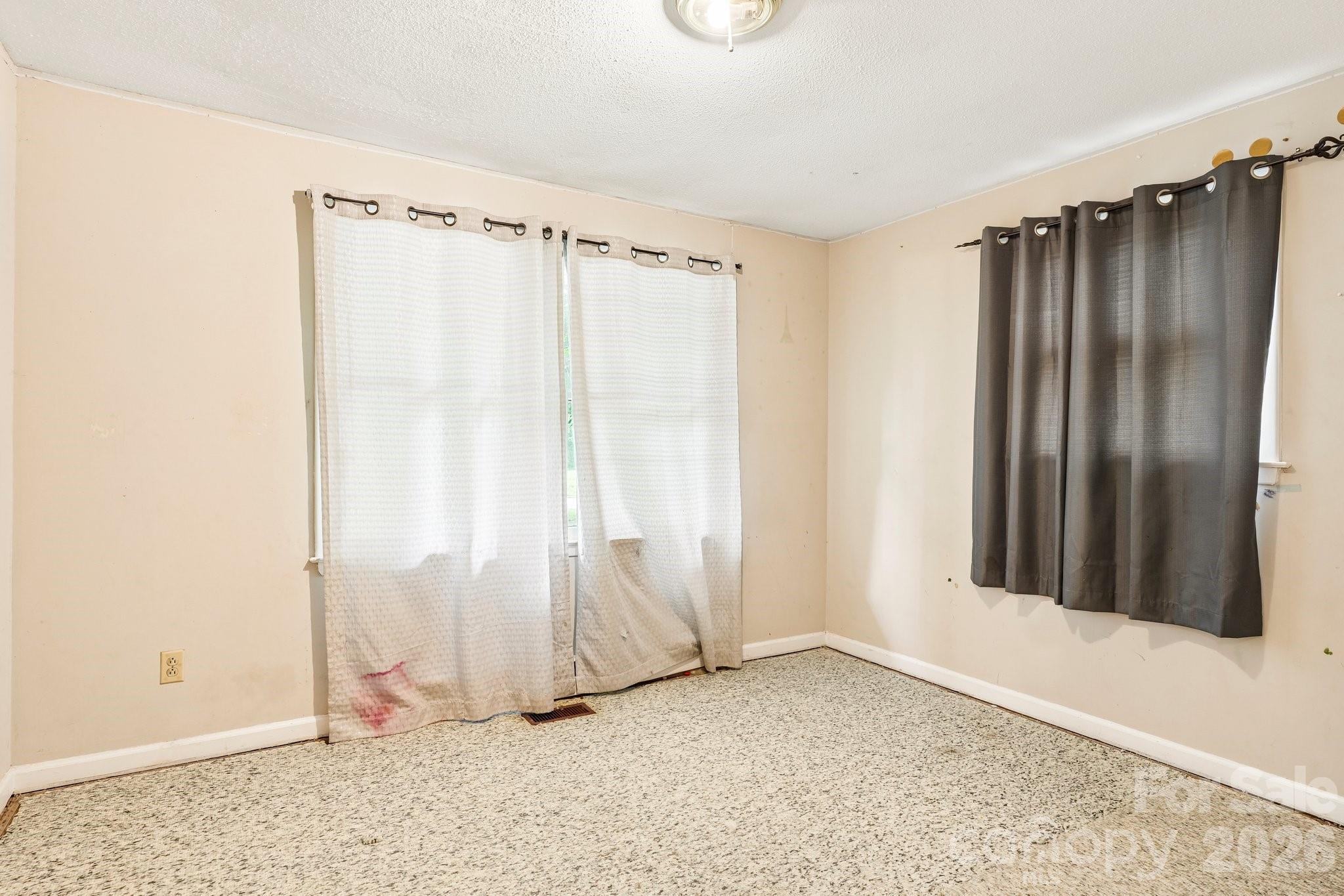 2130 23rd Street Place NE — Hickory
