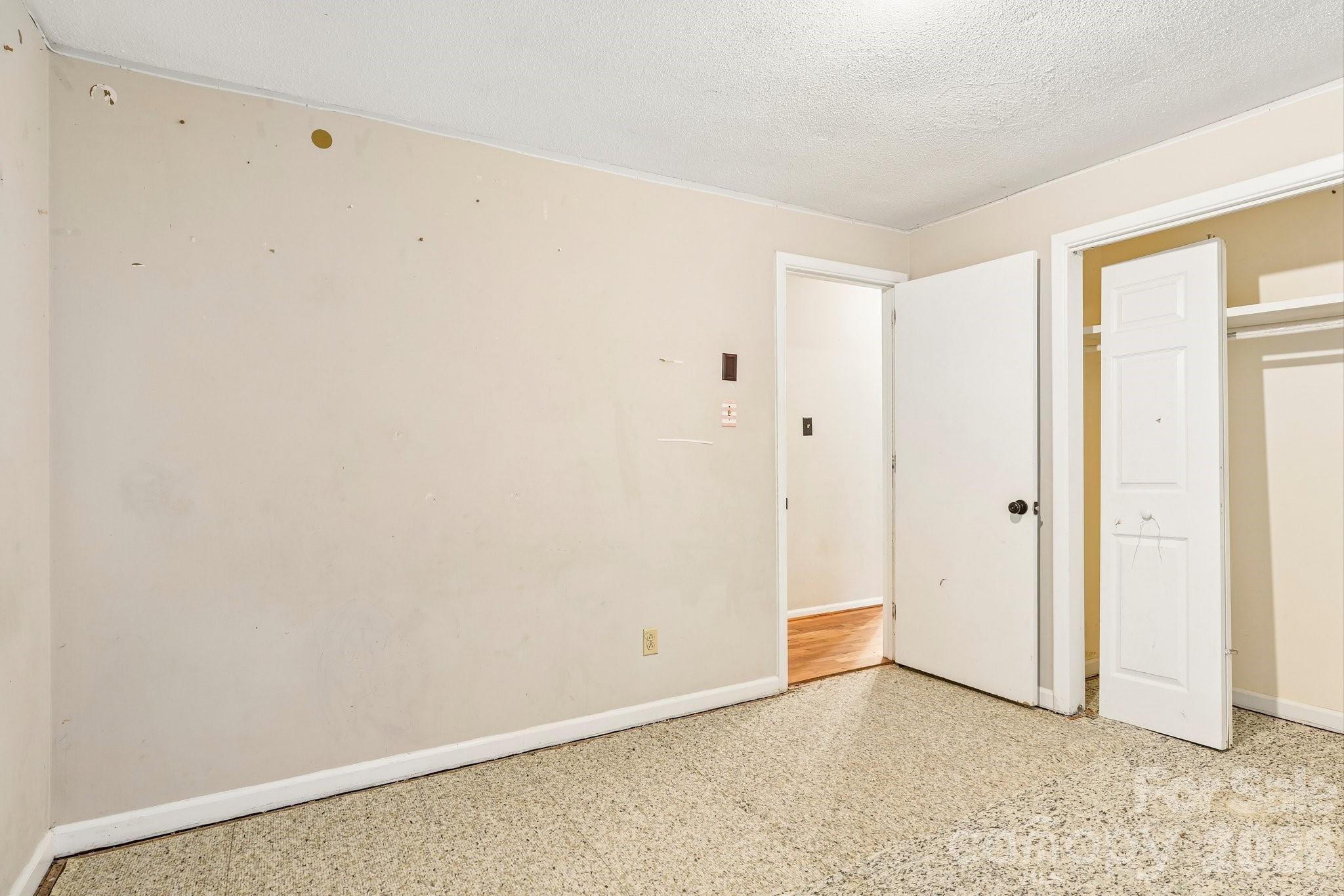 2130 23rd Street Place NE — Hickory