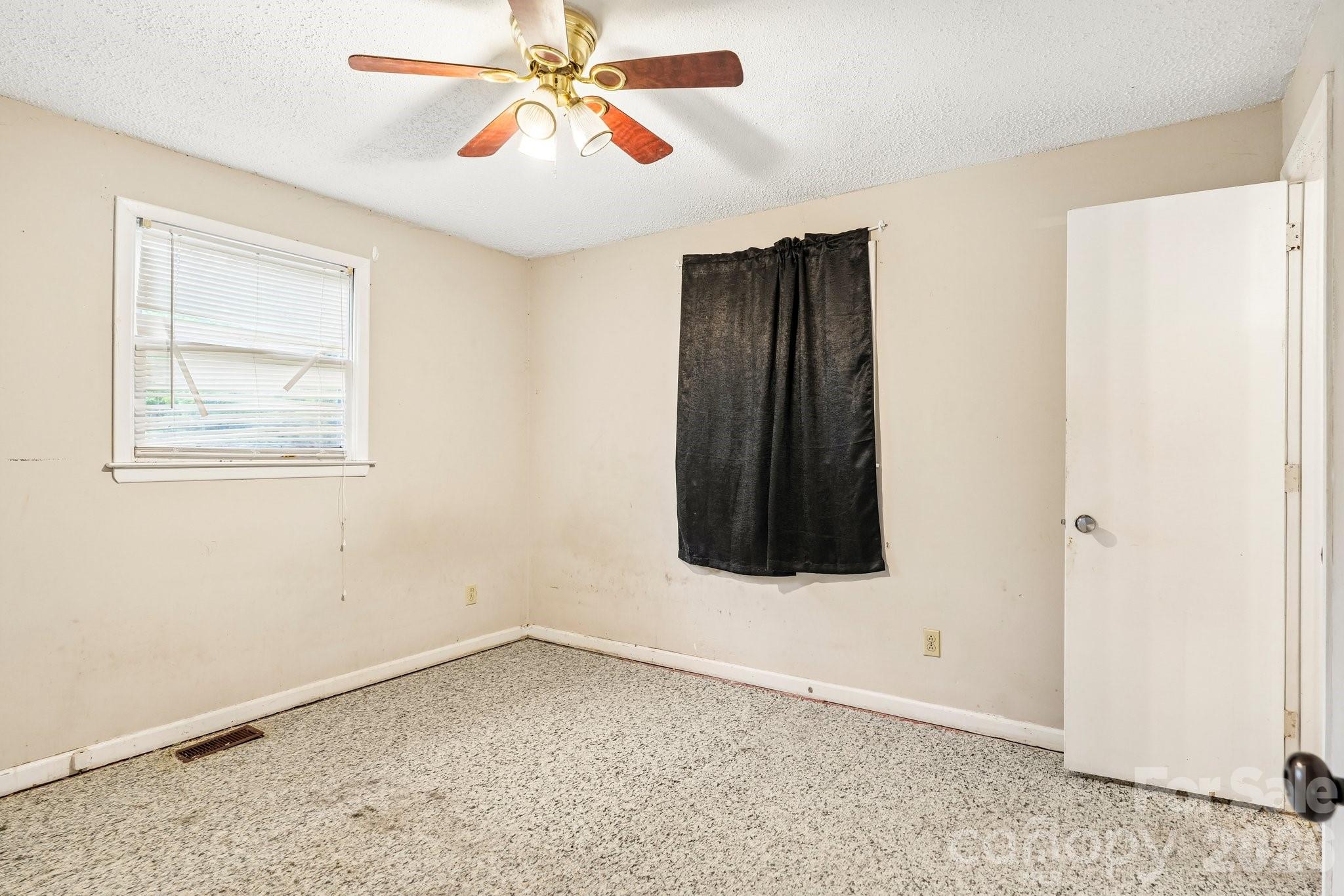 2130 23rd Street Place NE — Hickory