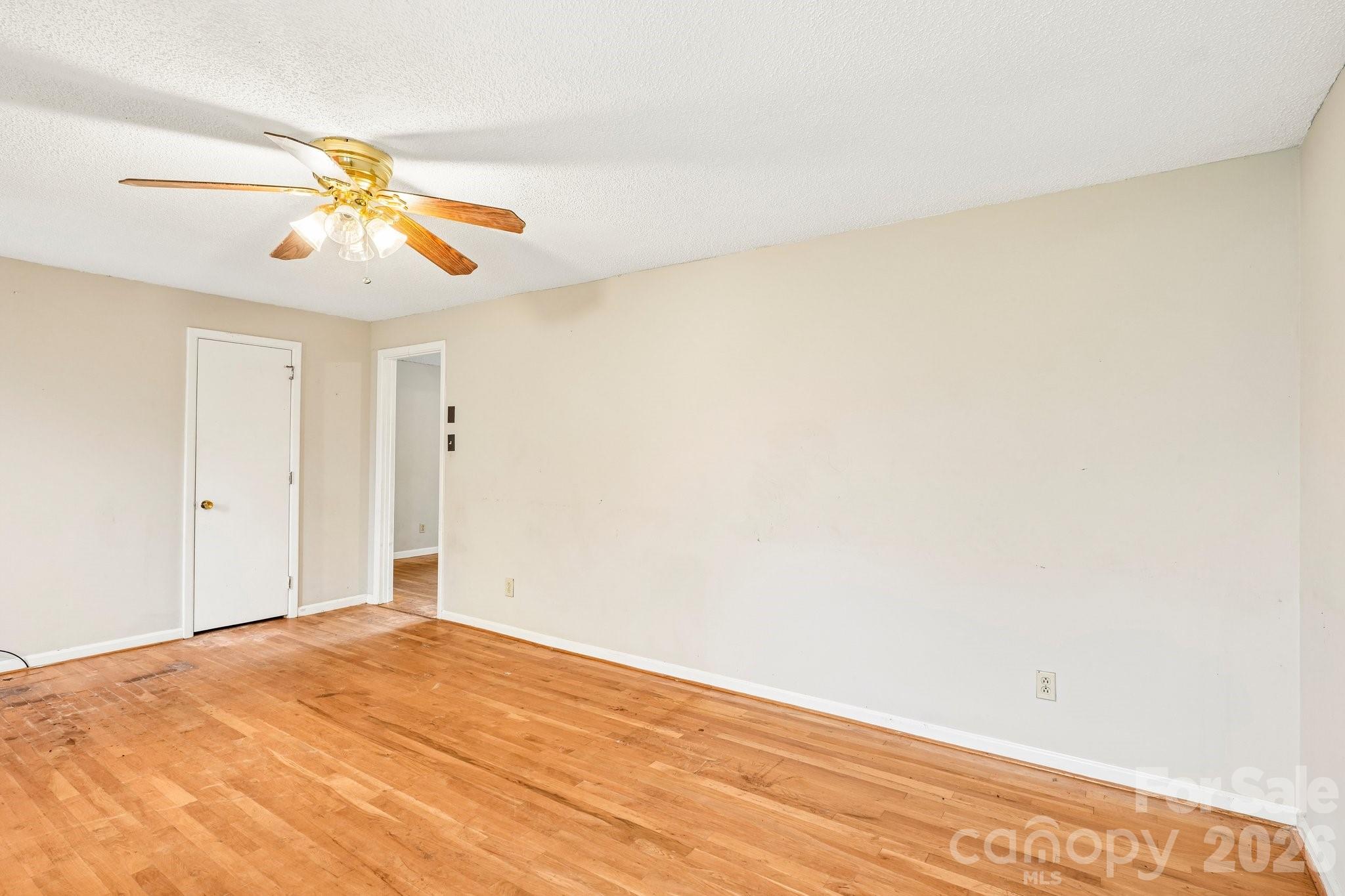 2130 23rd Street Place NE — Hickory