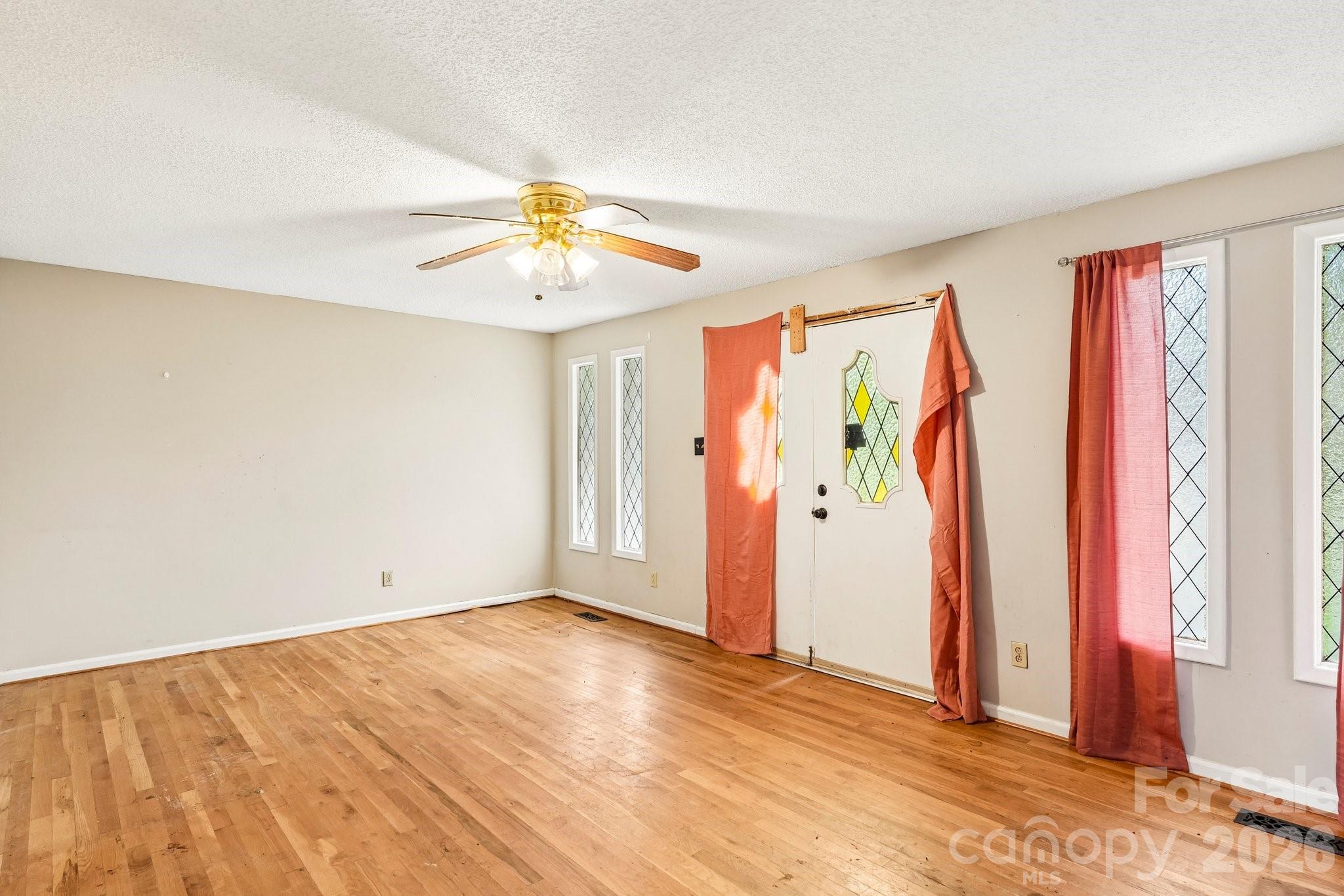 2130 23rd Street Place NE — Hickory