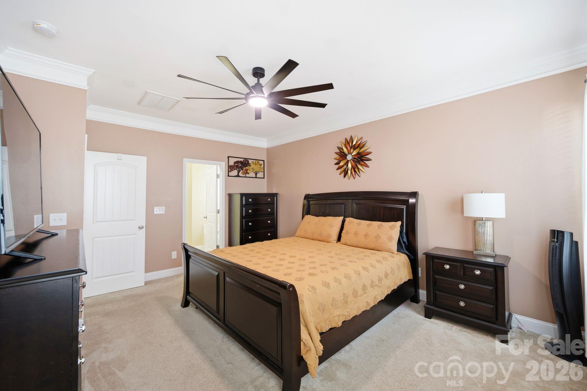 423 Knothole Lane — Charlotte