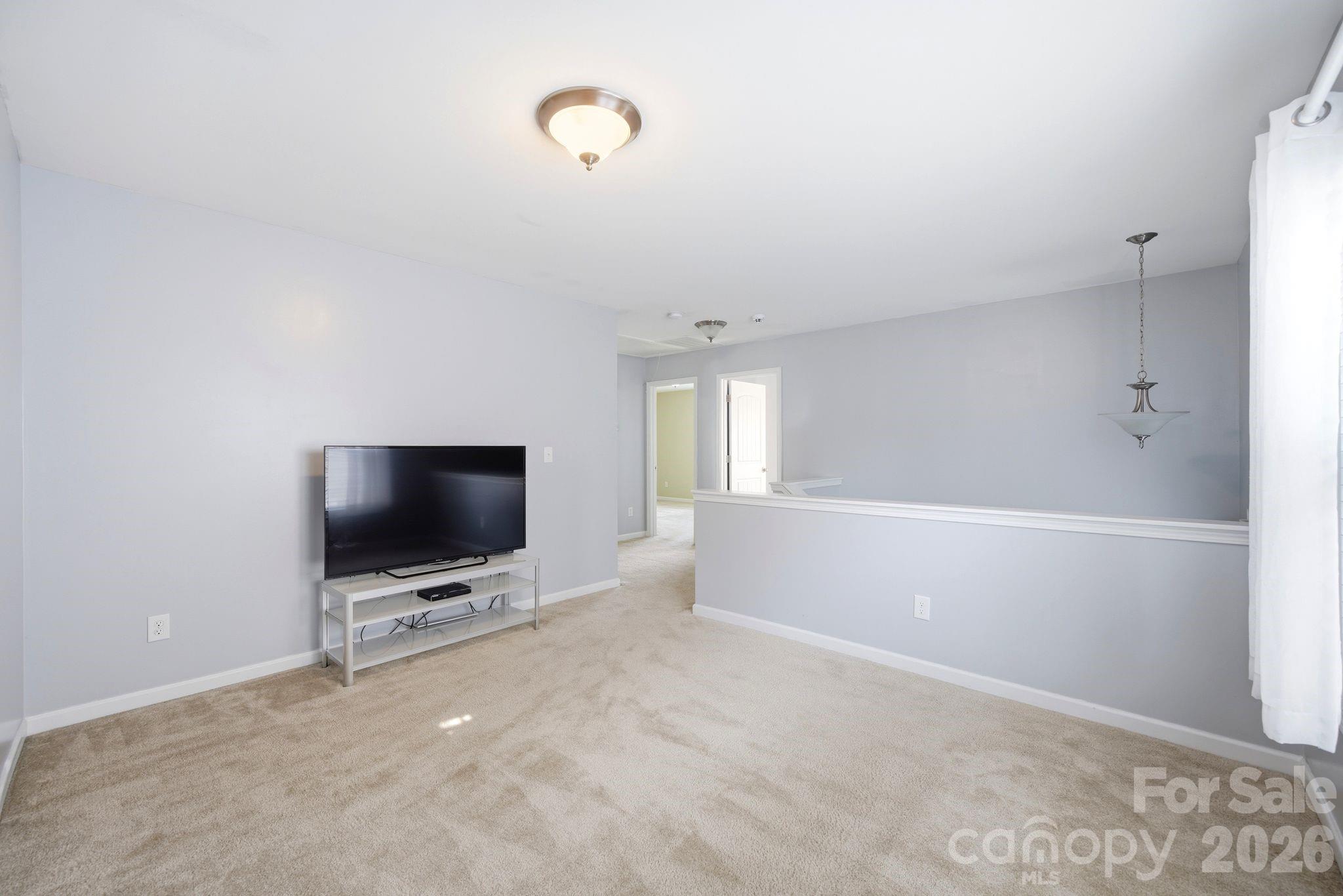 423 Knothole Lane — Charlotte