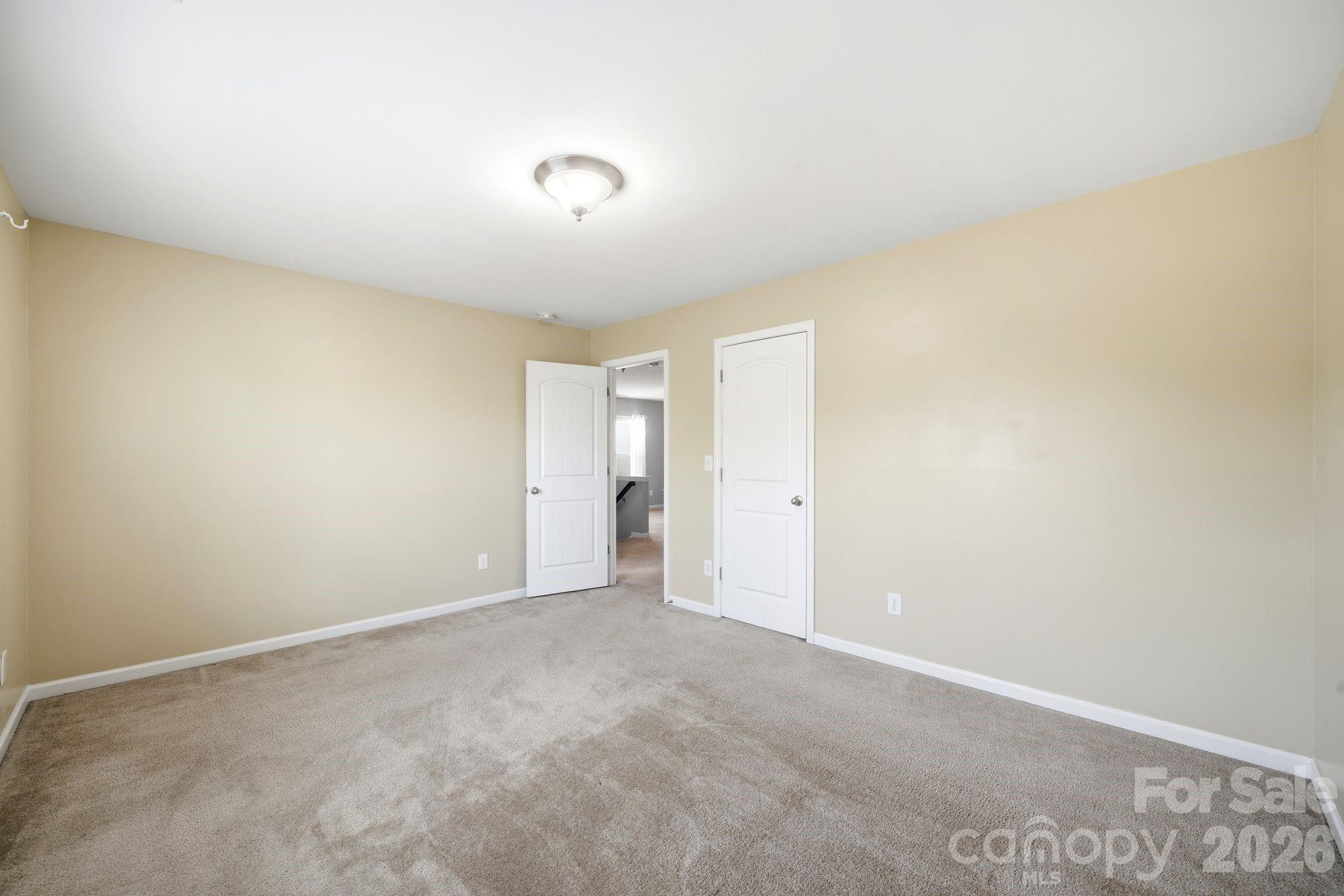 423 Knothole Lane — Charlotte