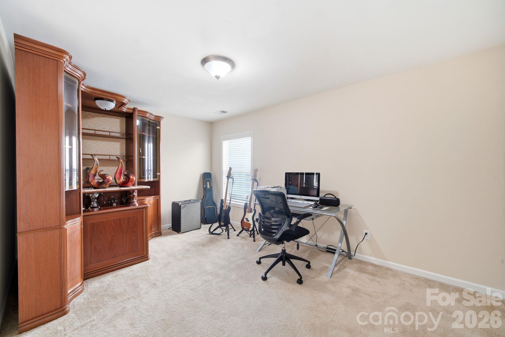 423 Knothole Lane — Charlotte