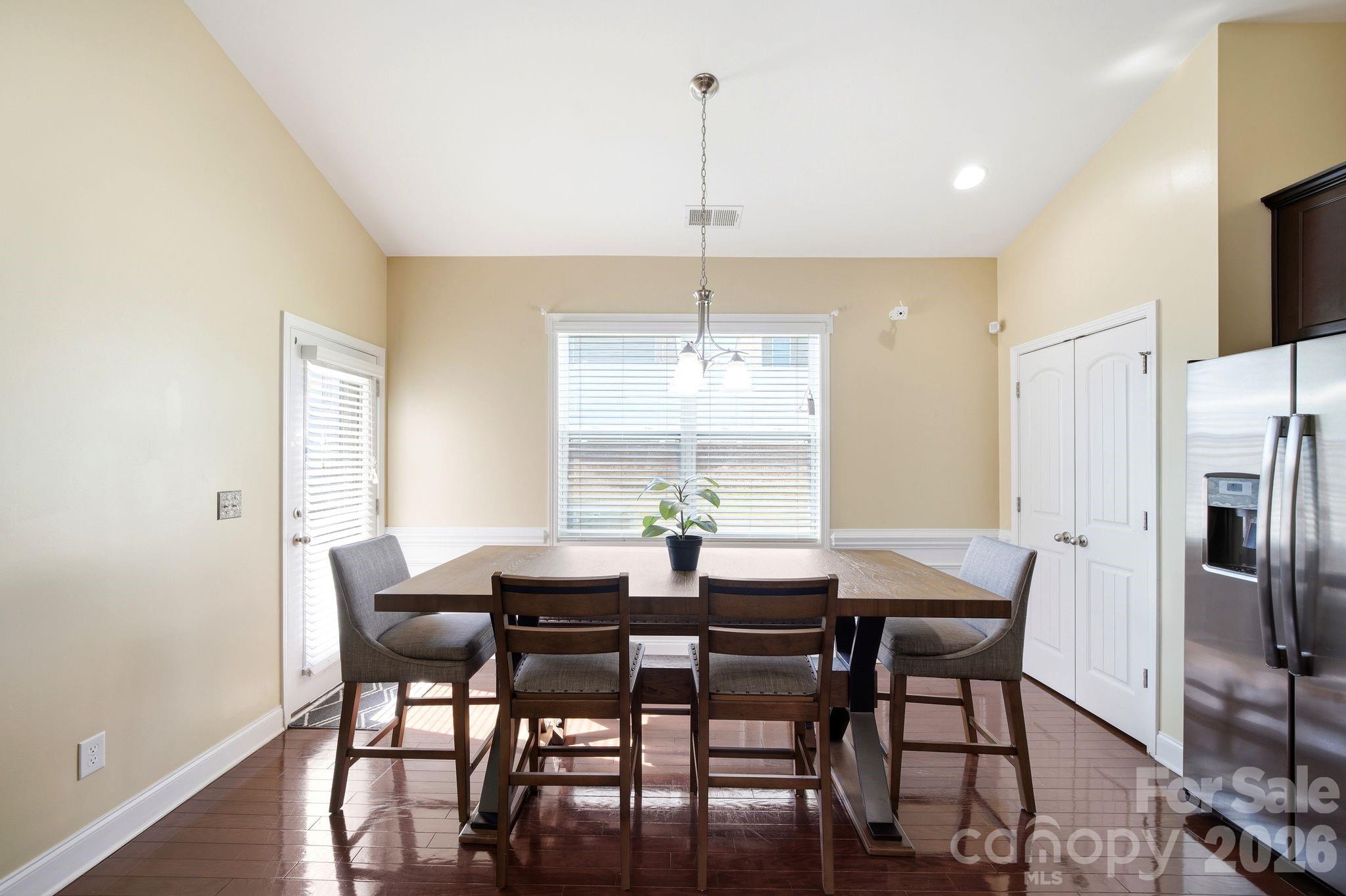 423 Knothole Lane — Charlotte