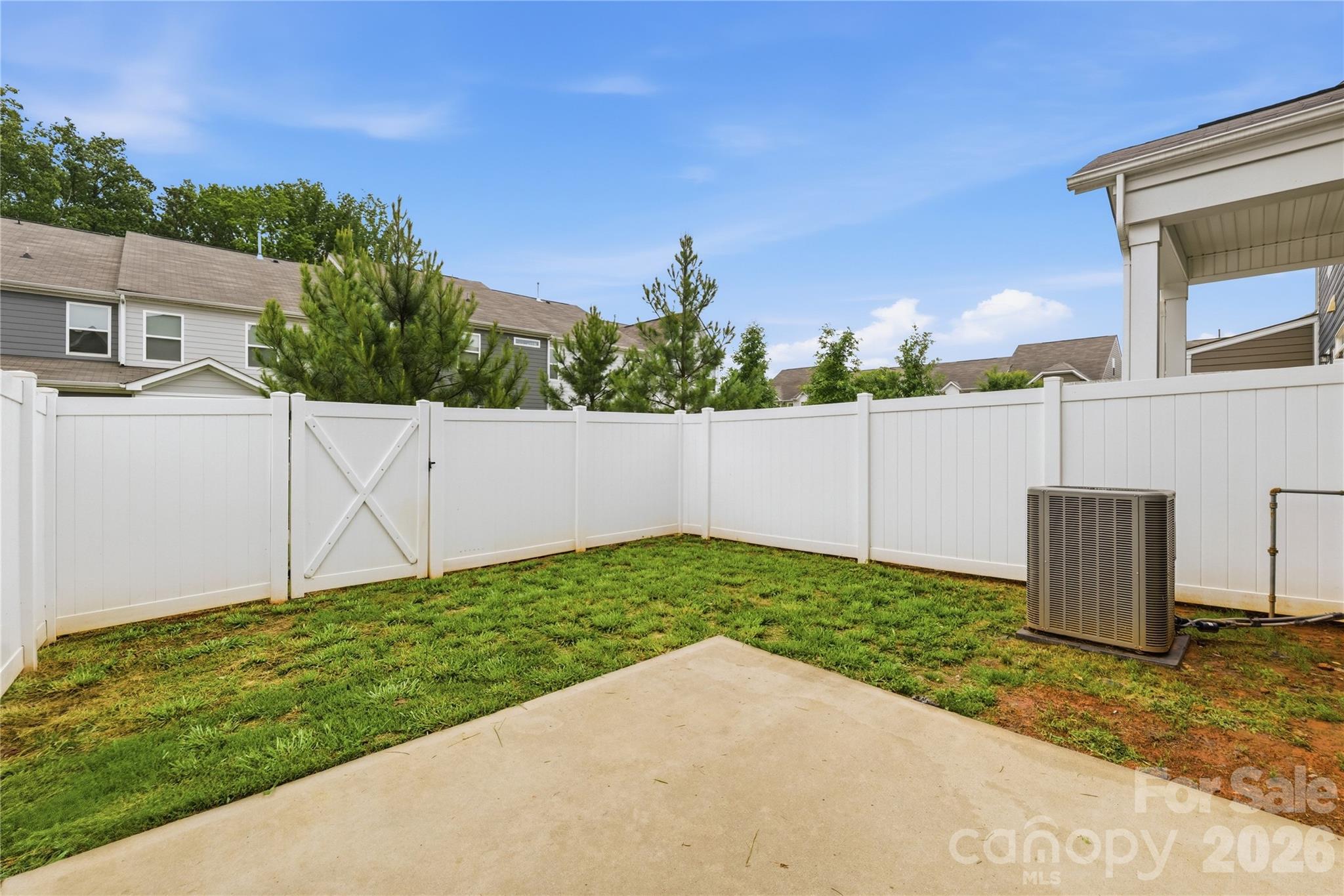 5531 Harris Cove Drive — Charlotte