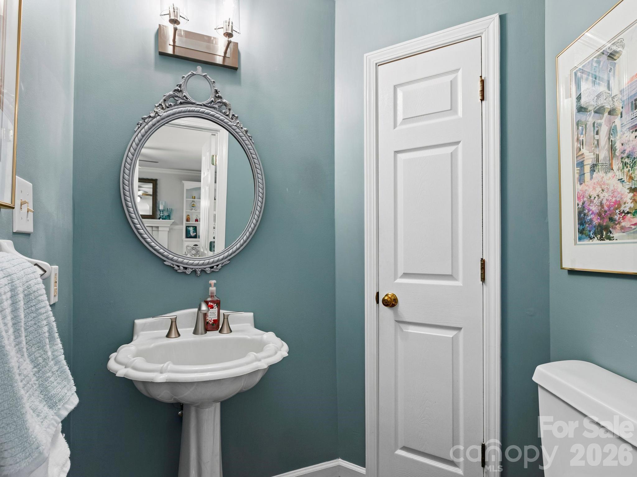 302 Shadecrest Lane — Mills River