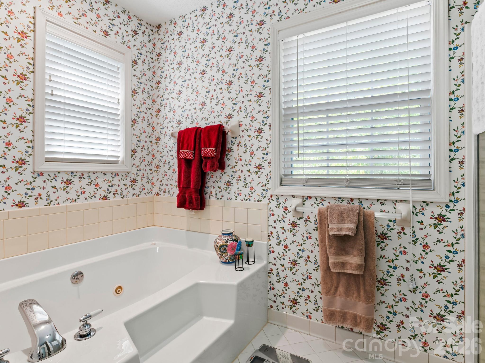 302 Shadecrest Lane — Mills River