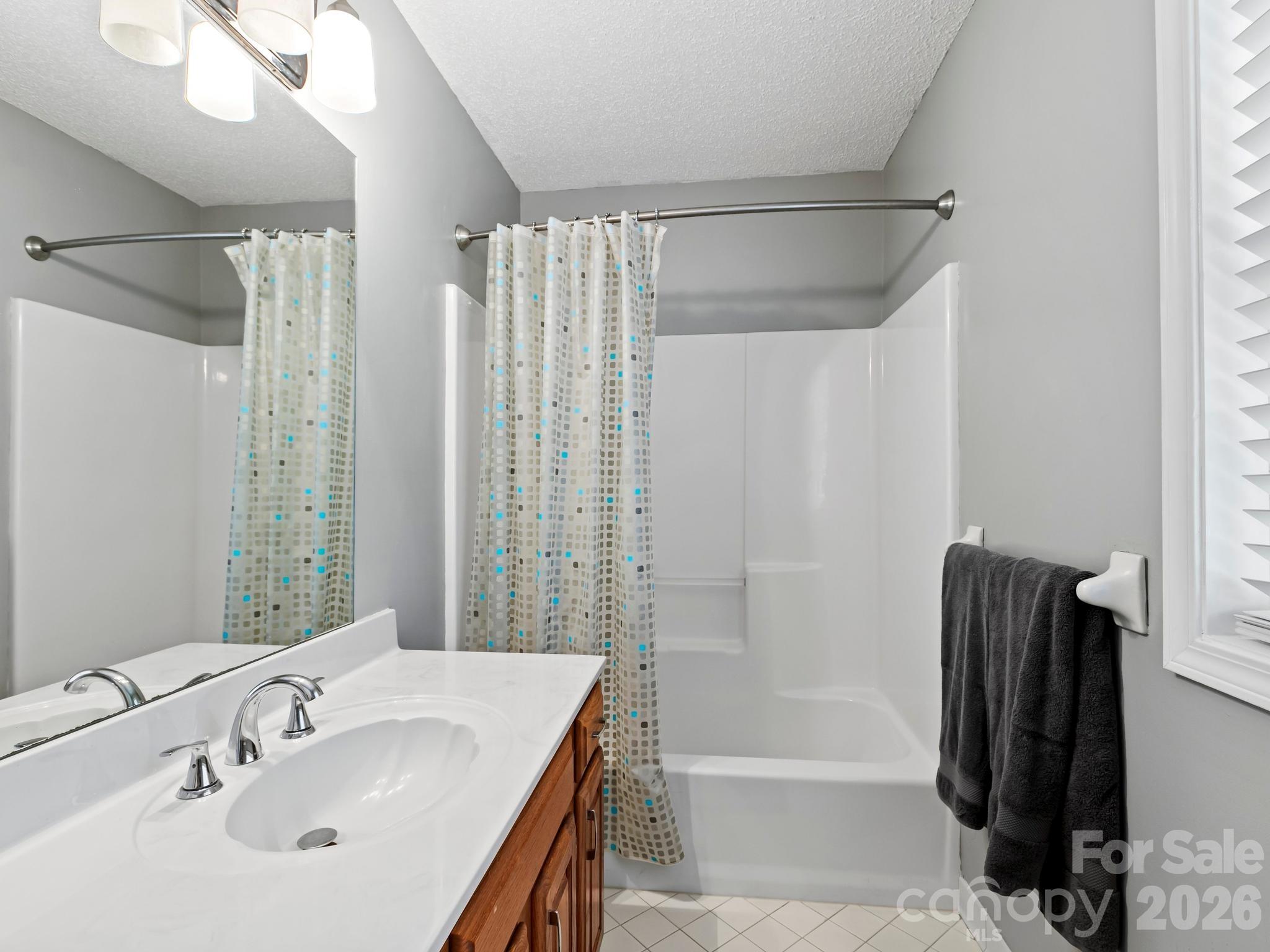 302 Shadecrest Lane — Mills River