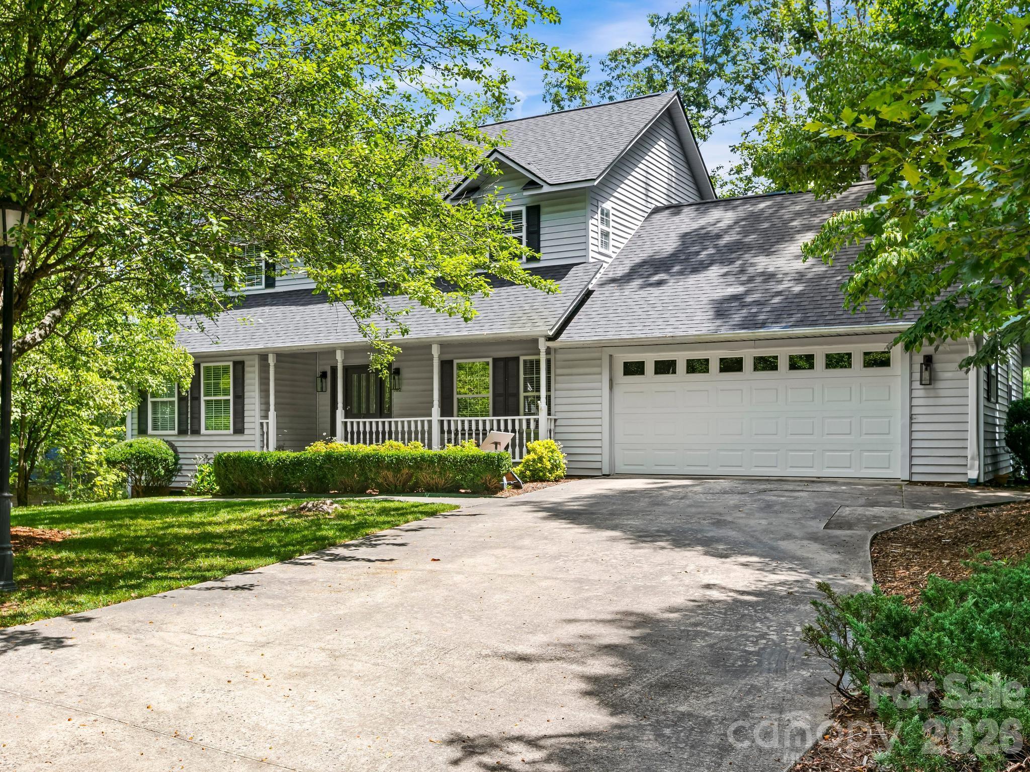 302 Shadecrest Lane — Mills River