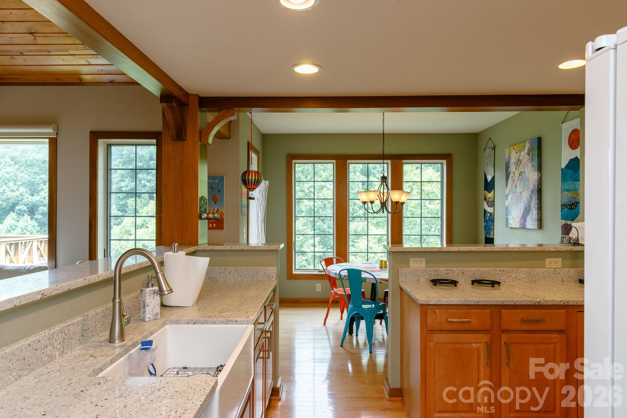 222 Creekside Way #D/301 — Burnsville