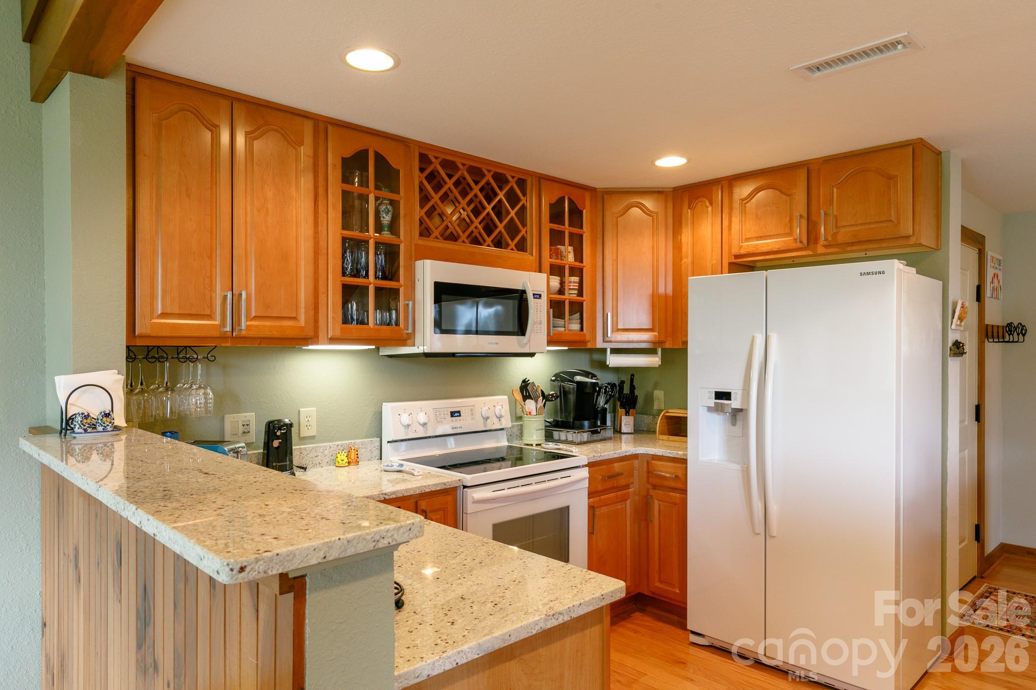 222 Creekside Way #D/301 — Burnsville