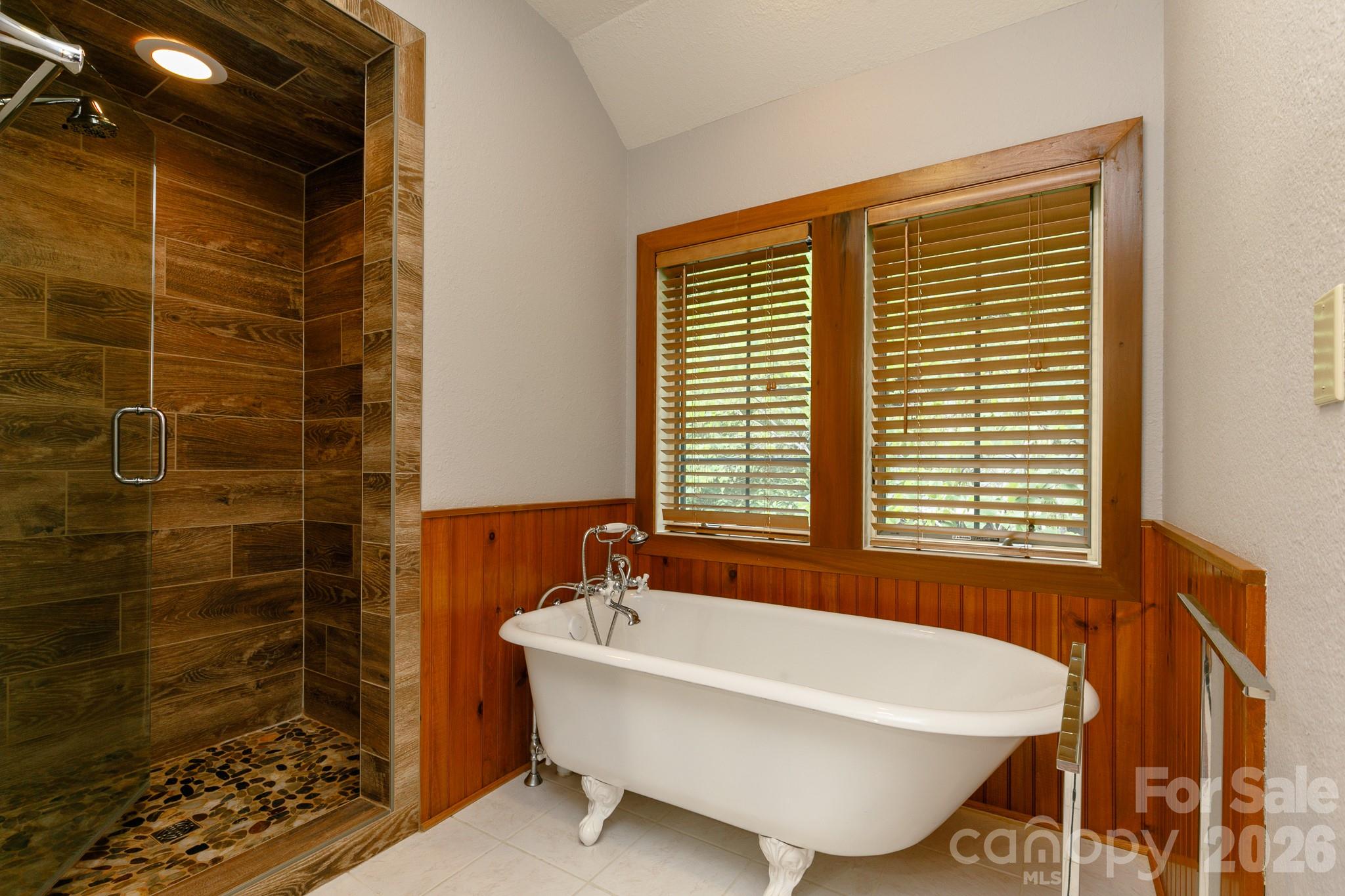 222 Creekside Way #D/301 — Burnsville