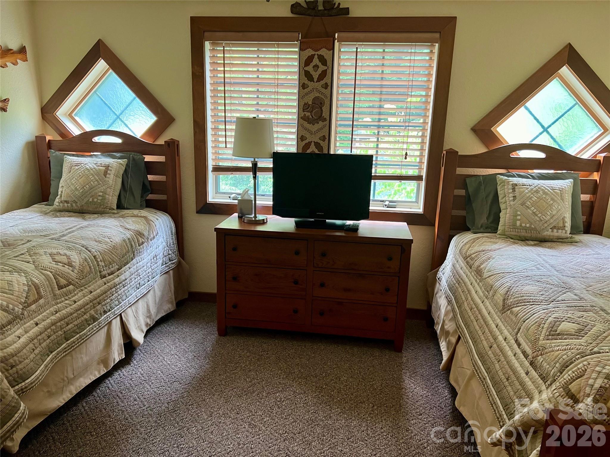 222 Creekside Way #D/301 — Burnsville