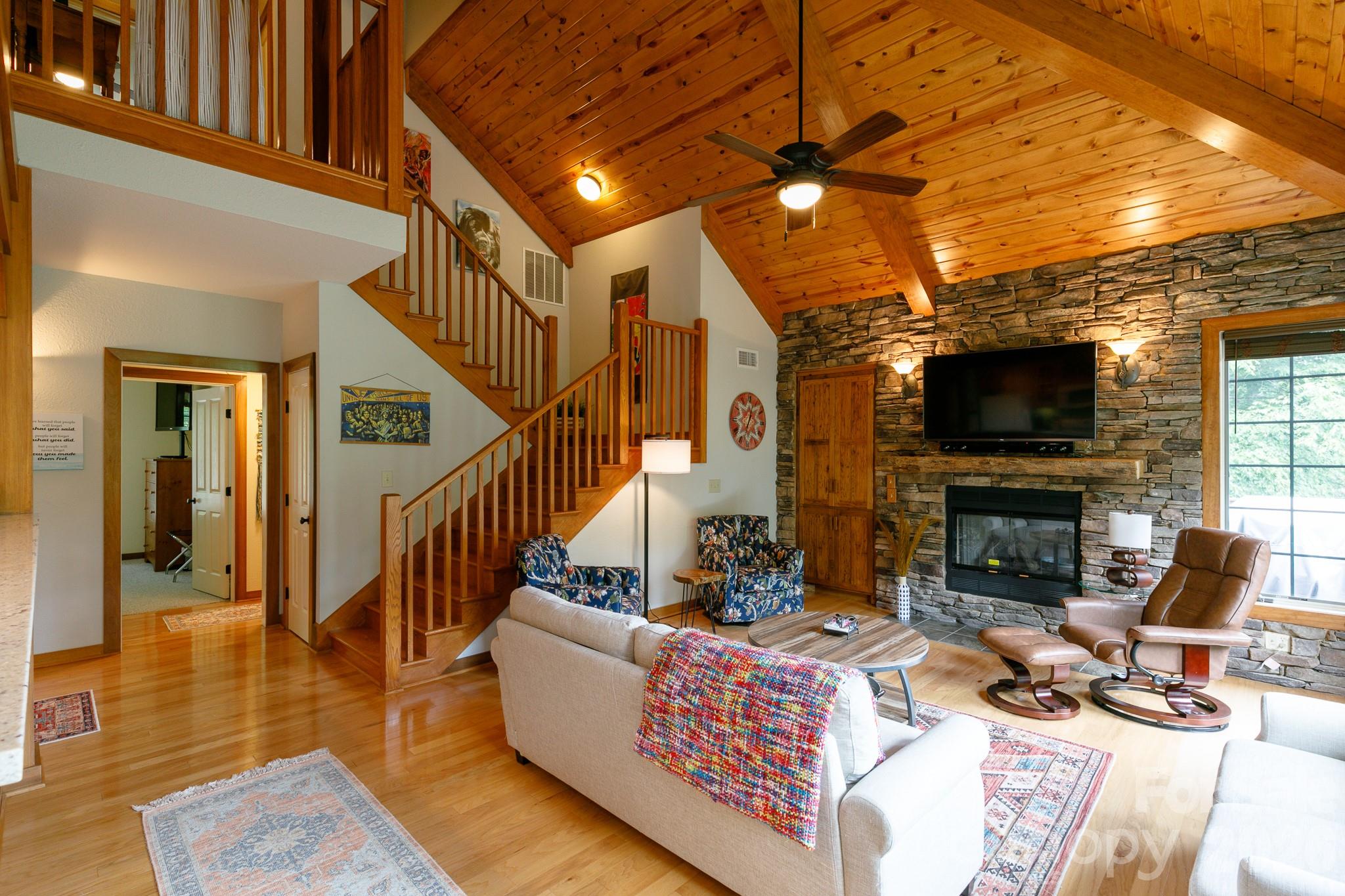 222 Creekside Way #D/301 — Burnsville