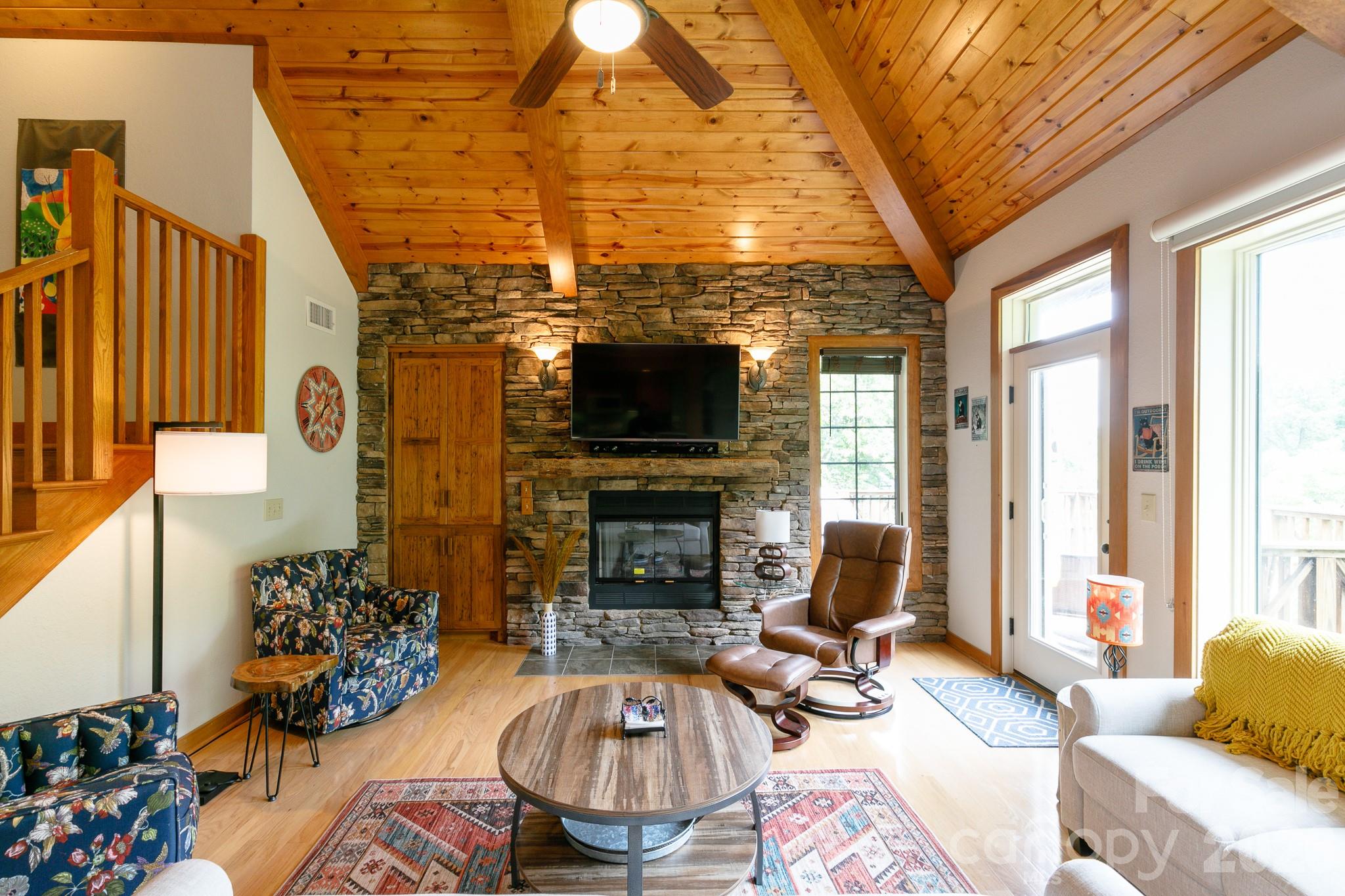 222 Creekside Way #D/301 — Burnsville