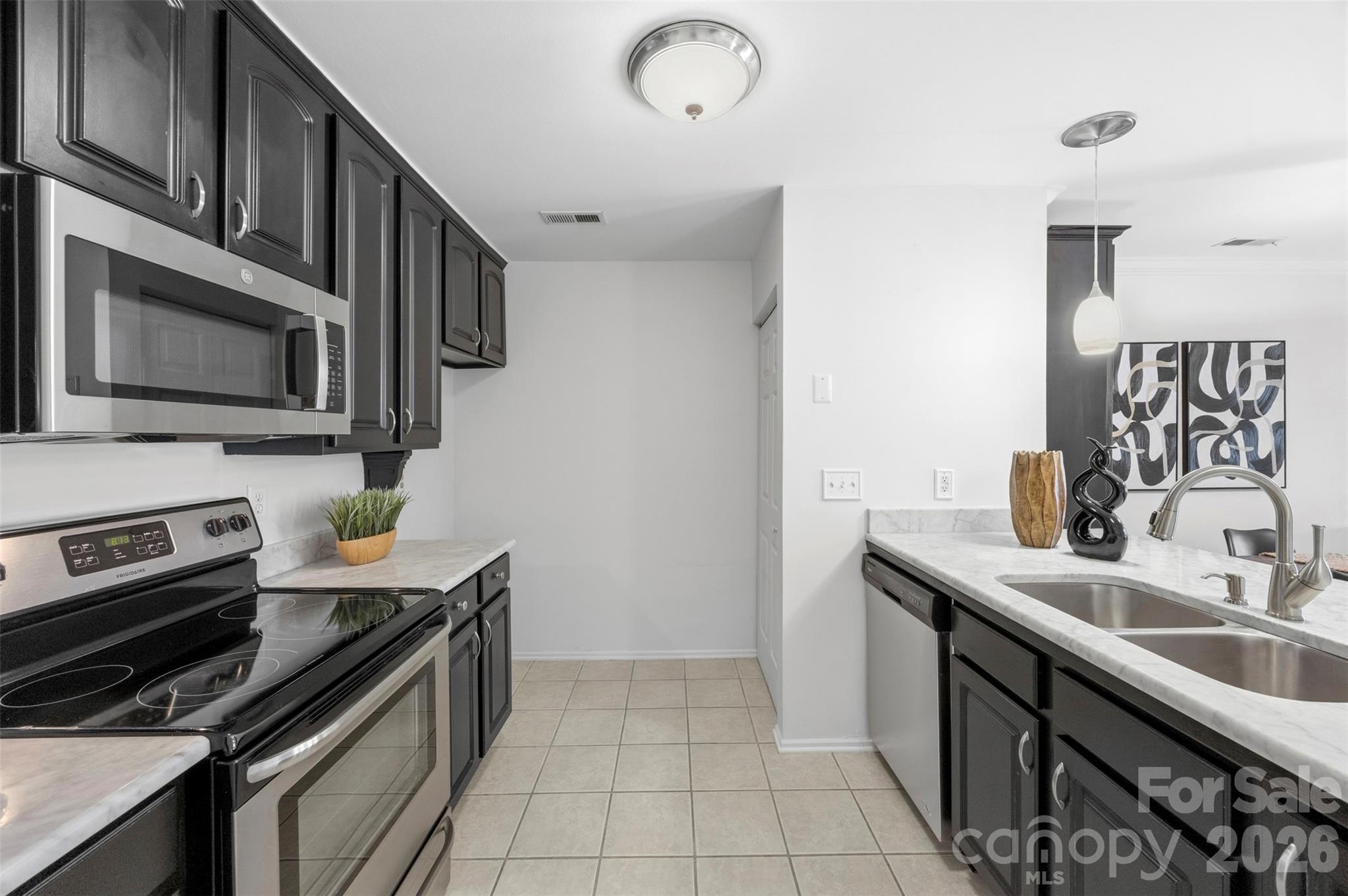 907 Southwest Drive — Davidson