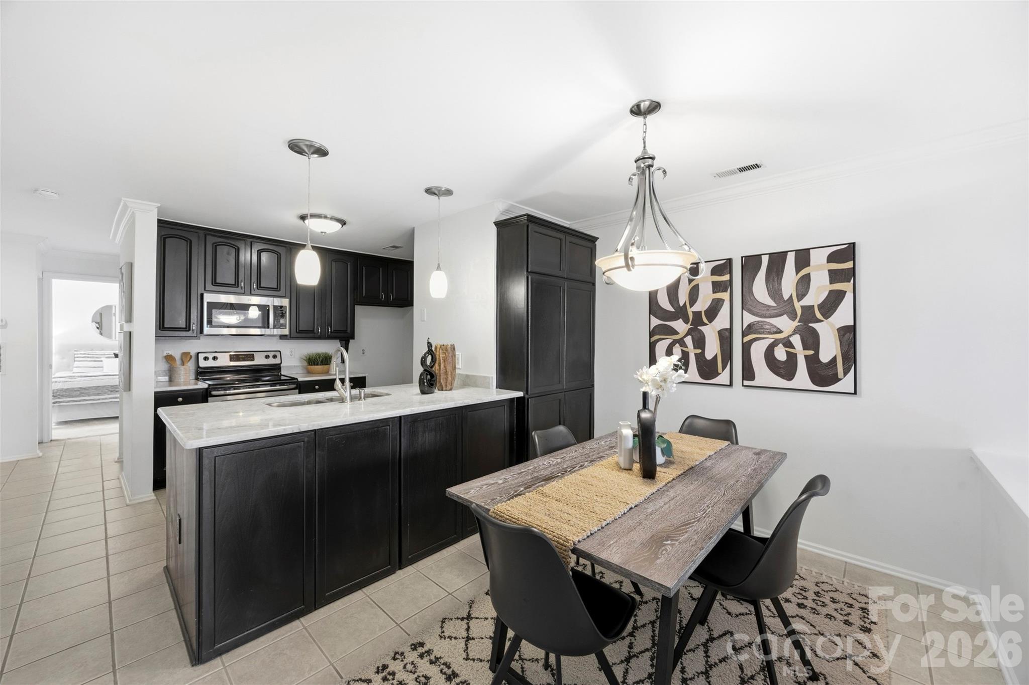 907 Southwest Drive — Davidson