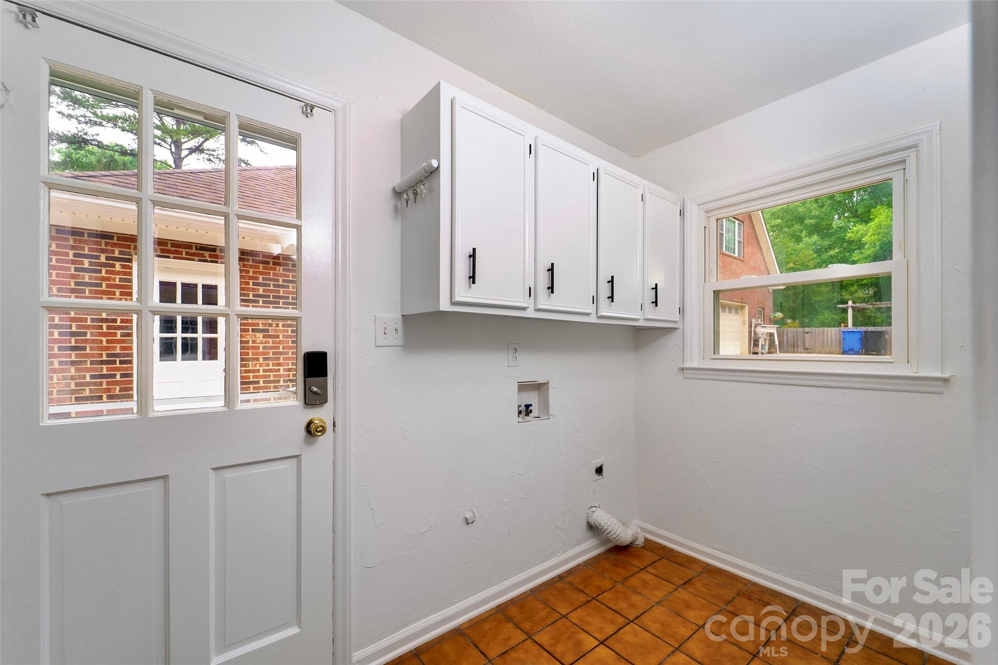 1025 S Magnolia Street — Mooresville