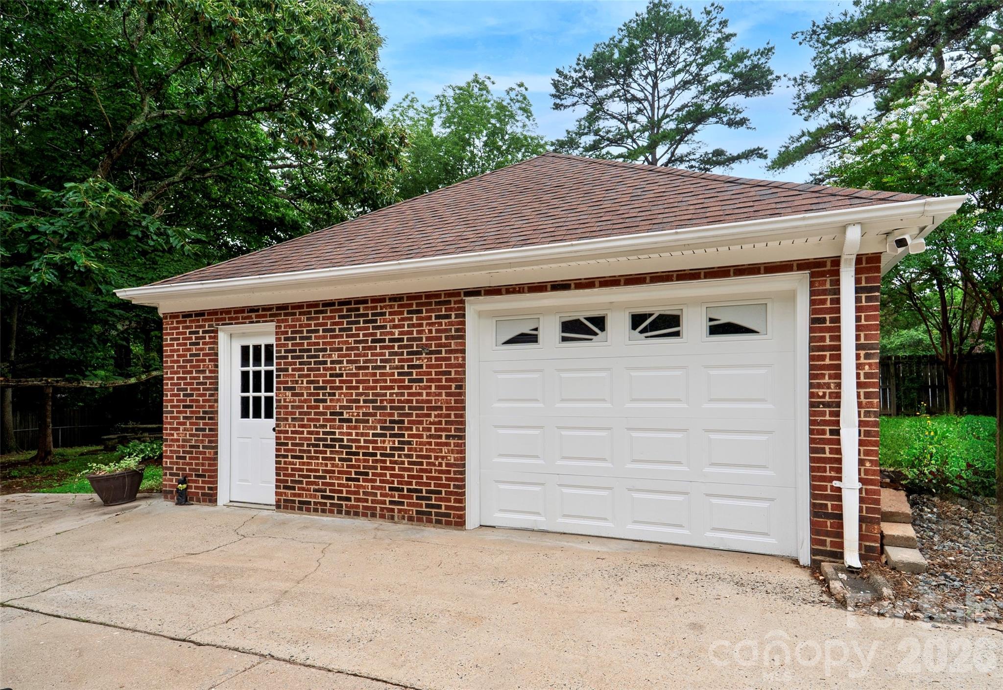 1025 S Magnolia Street — Mooresville